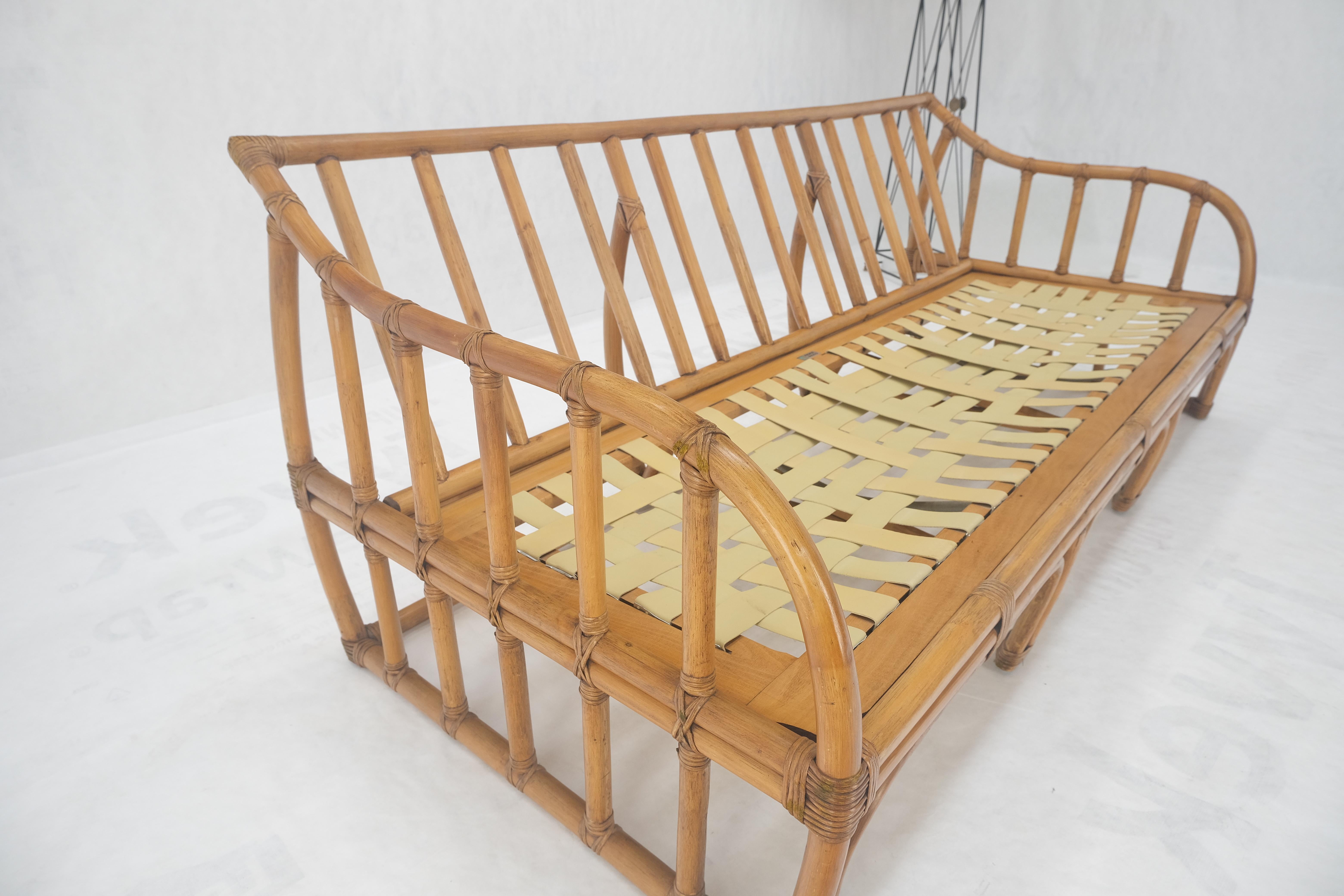 Ficks Reed Rattan Bamboo Mid Century Modern Sofa Frame MINT ! en vente 6