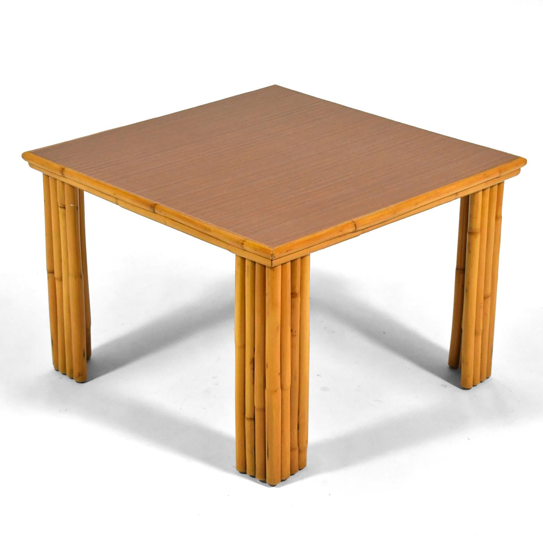 Organique Table d'angle / d'appoint en rotin Ficks Reed en vente