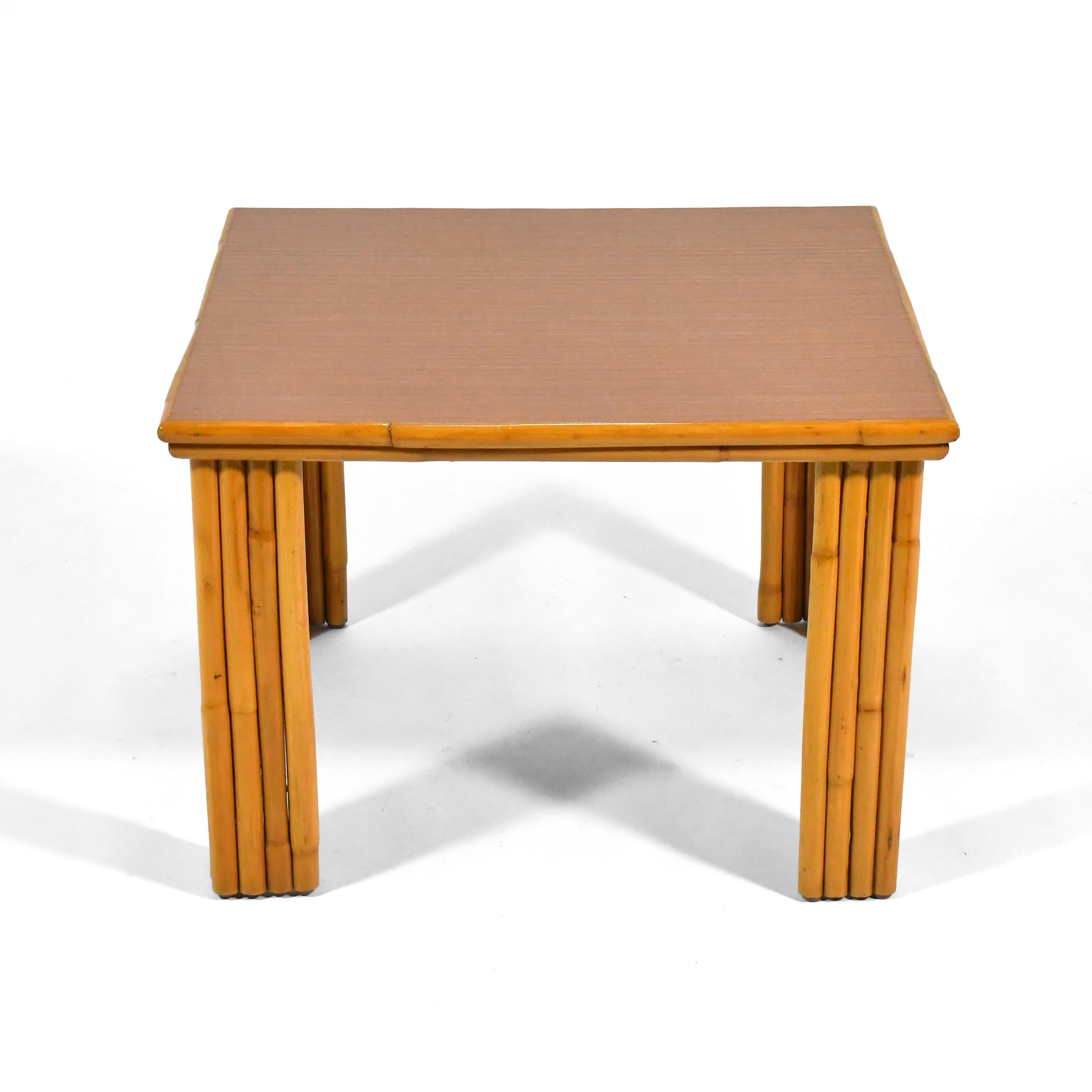 Américain Table d'angle / d'appoint en rotin Ficks Reed en vente