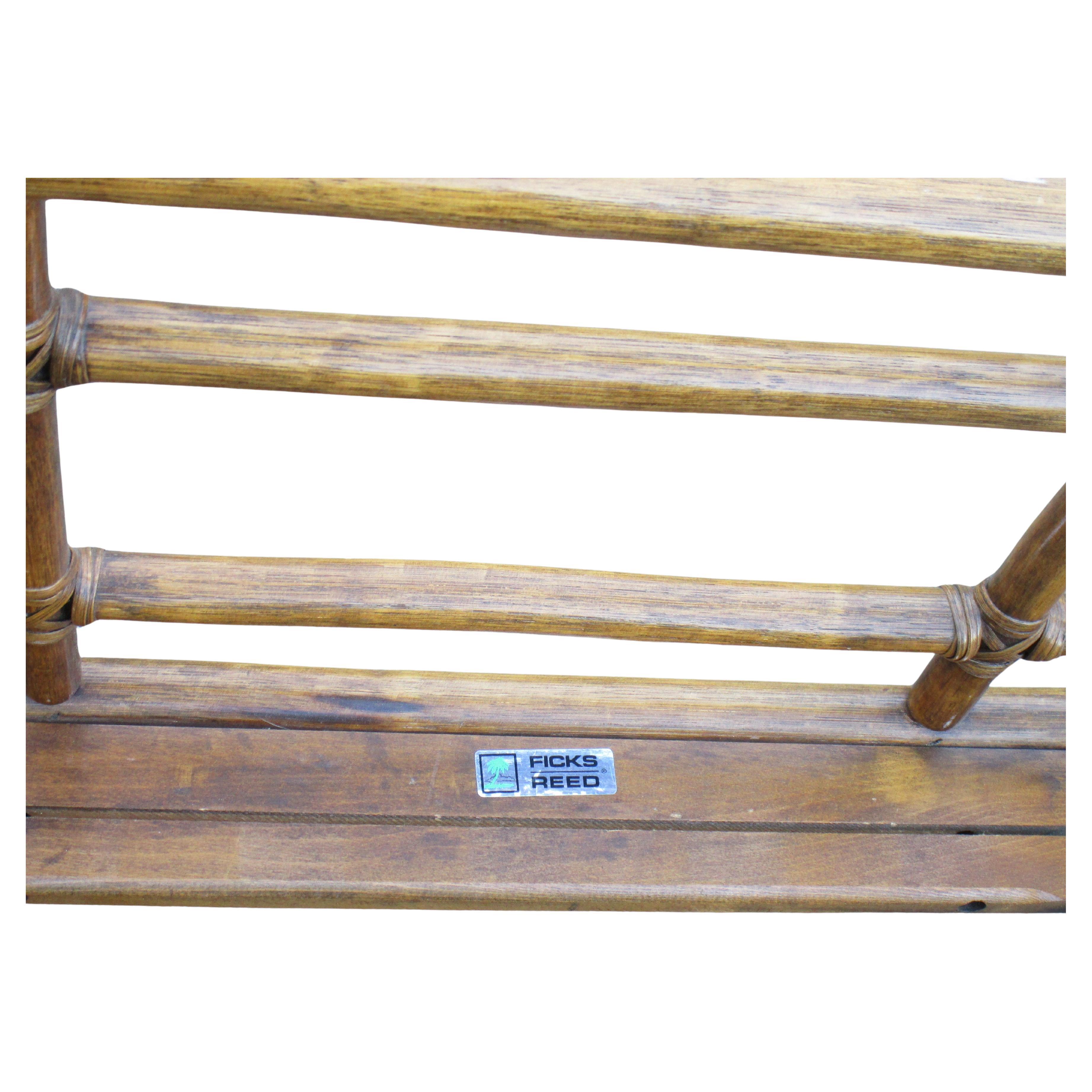 Ficks Reed Großer Rattansessel & Ottomane, CIRCA 1970 (Stoff) im Angebot