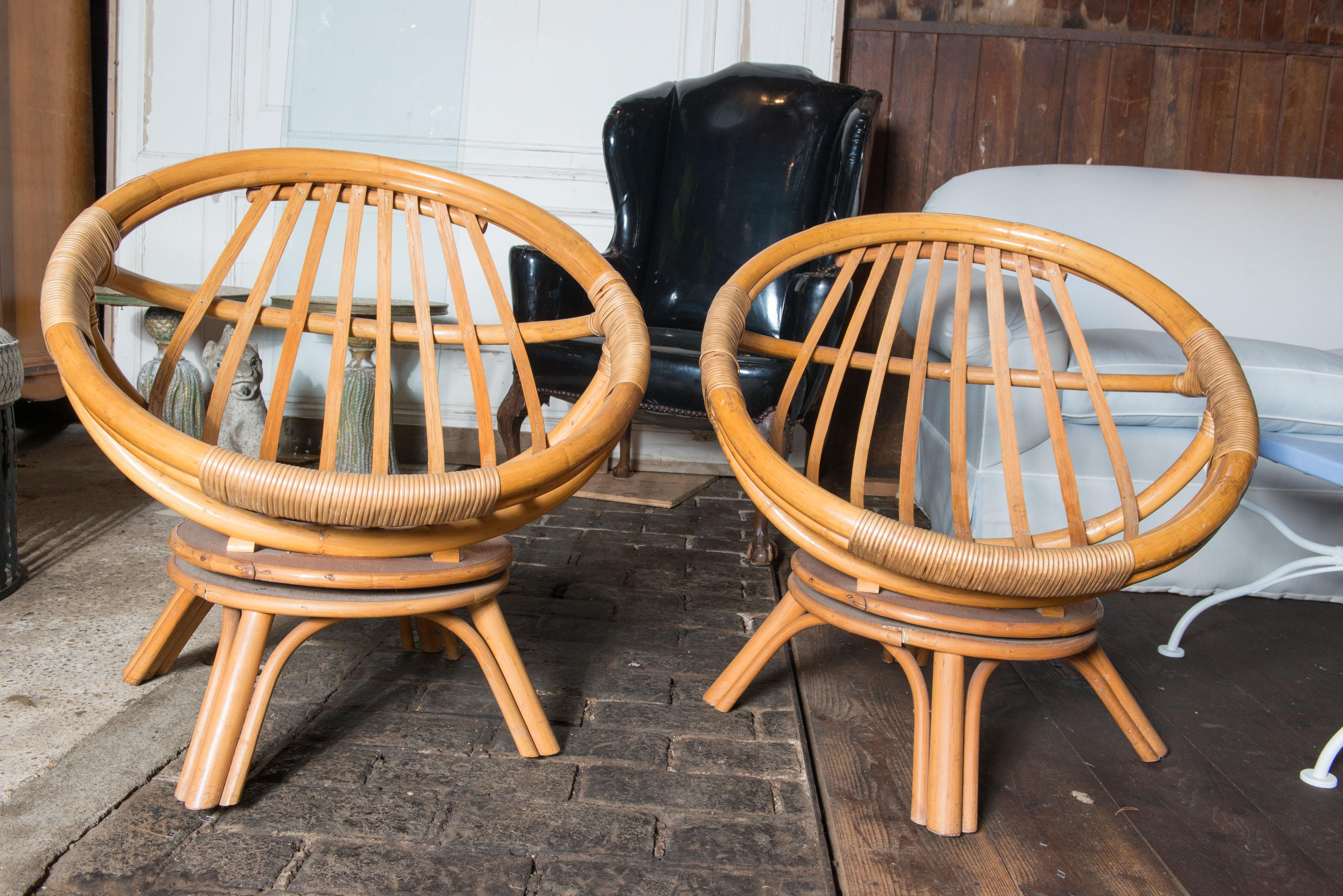 Américain Fauteuils de salon soucoupe en rotin Ficks Reed en vente