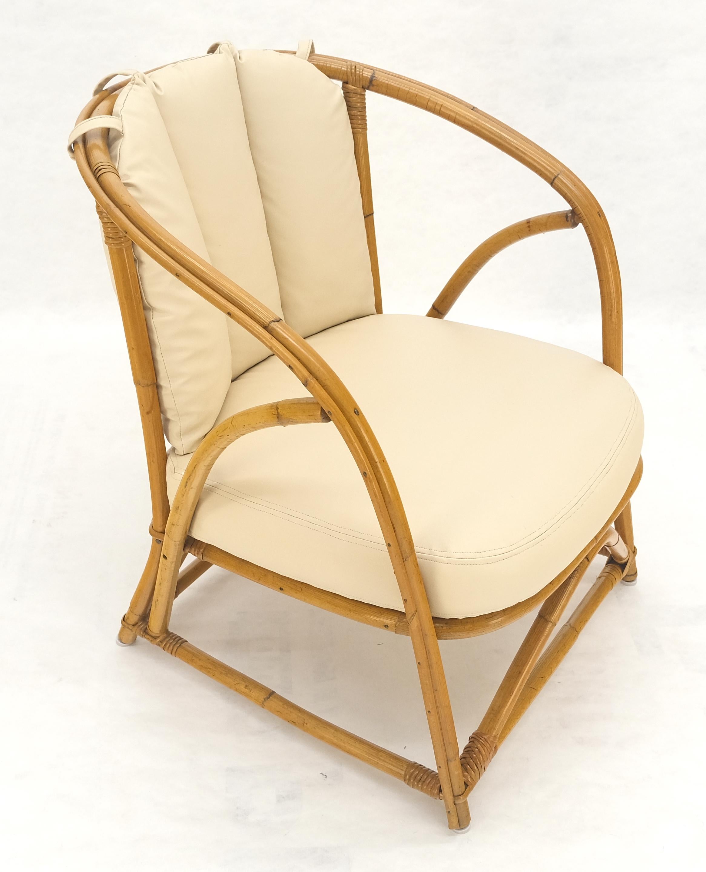 Ficks Reed Style Chaise longue en bambou et rotin avec dossier en forme de tonneau MINT en vente 4