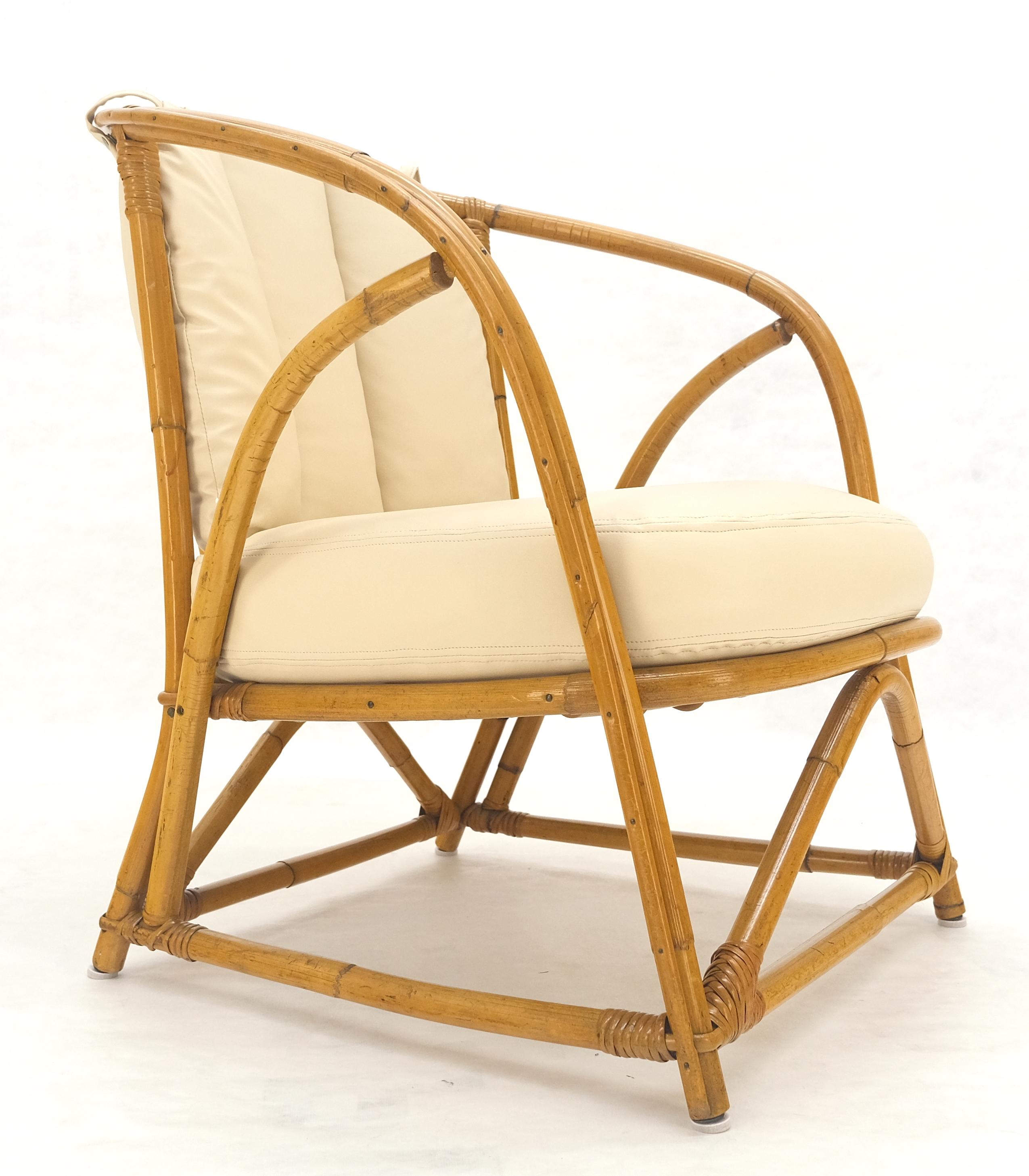 Ficks Reed Style Chaise longue en bambou et rotin avec dossier en forme de tonneau MINT en vente 5