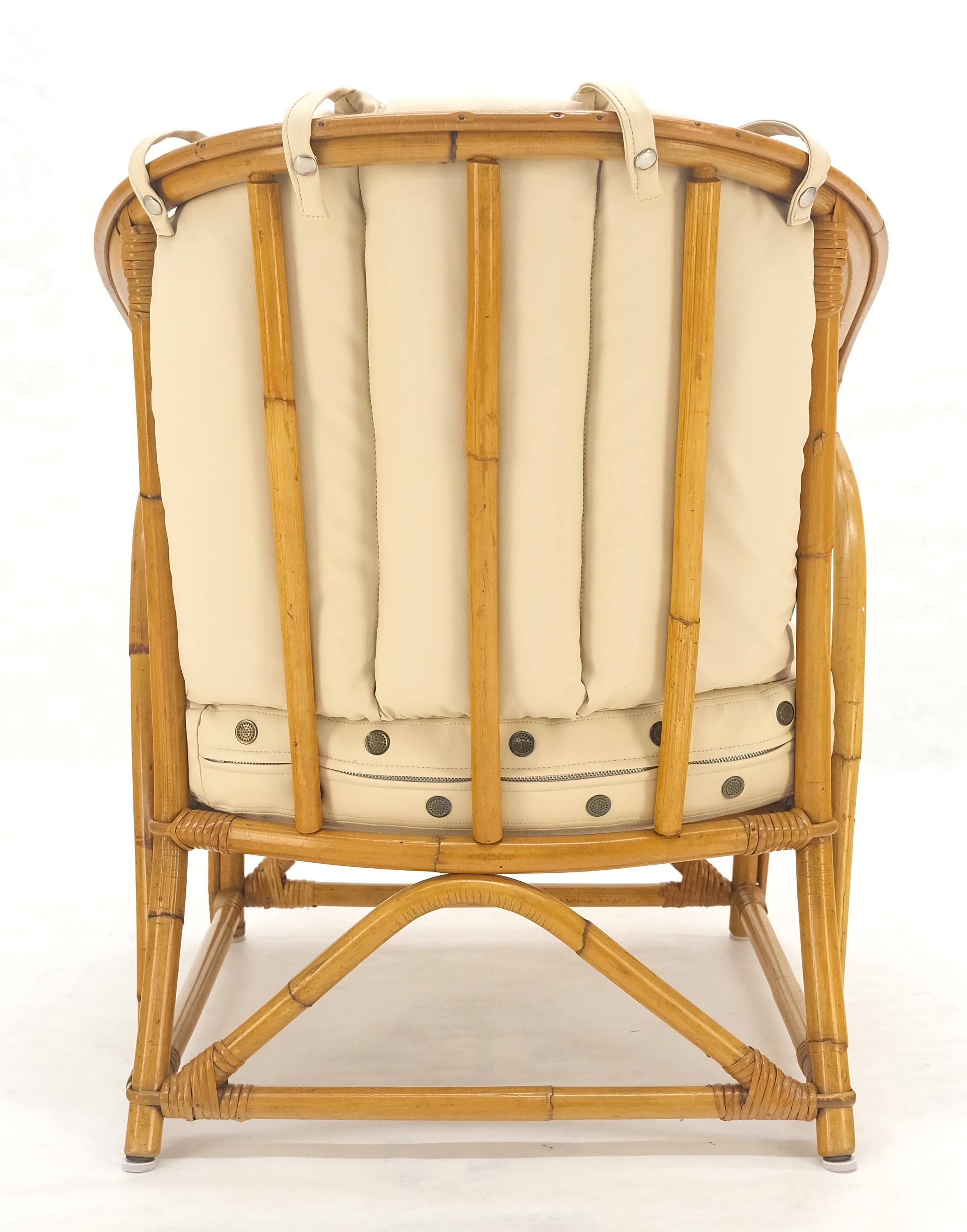 Ficks Reed Style Chaise longue en bambou et rotin avec dossier en forme de tonneau MINT en vente 7