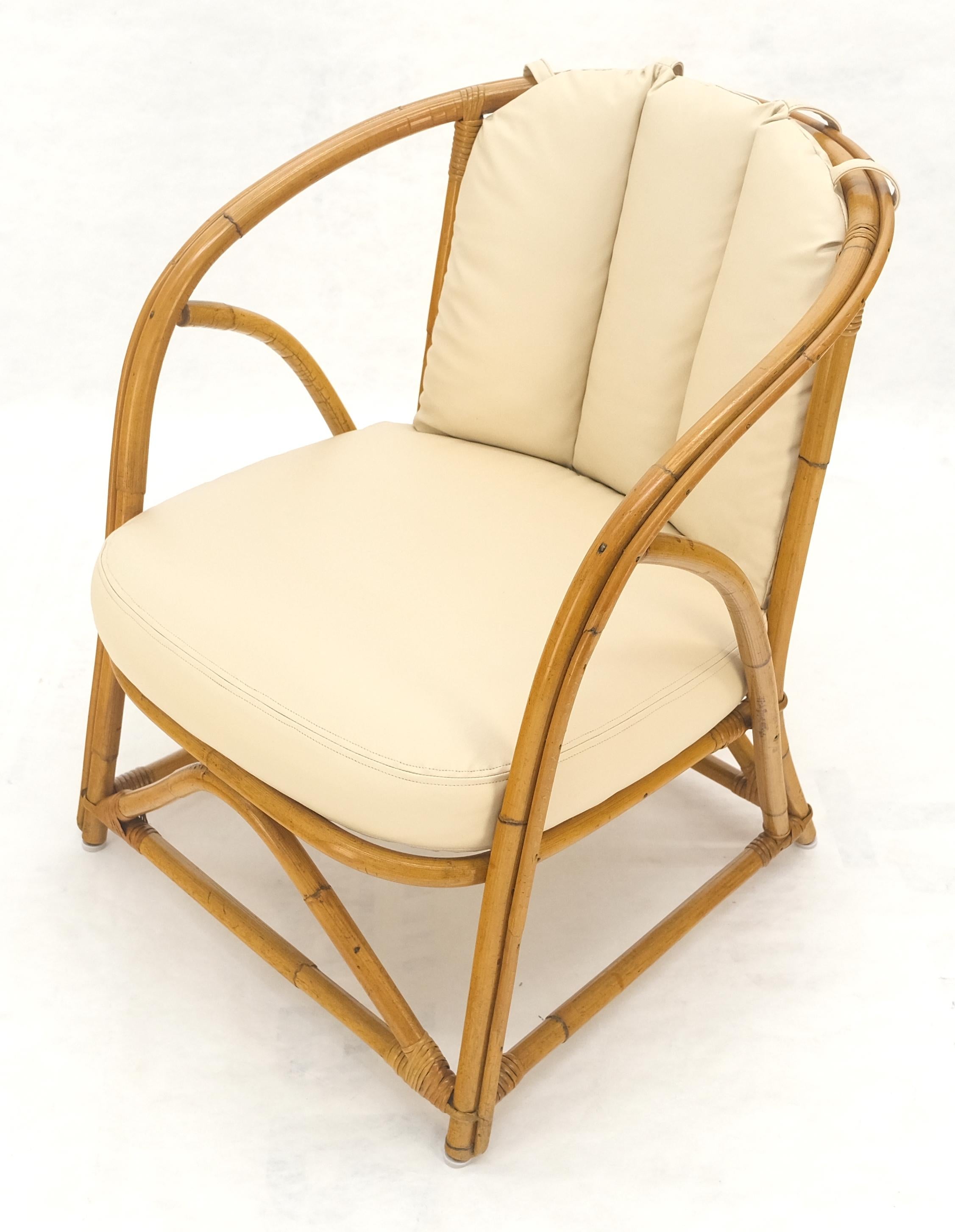 Ficks Reed Style Chaise longue en bambou et rotin avec dossier en forme de tonneau MINT en vente 2