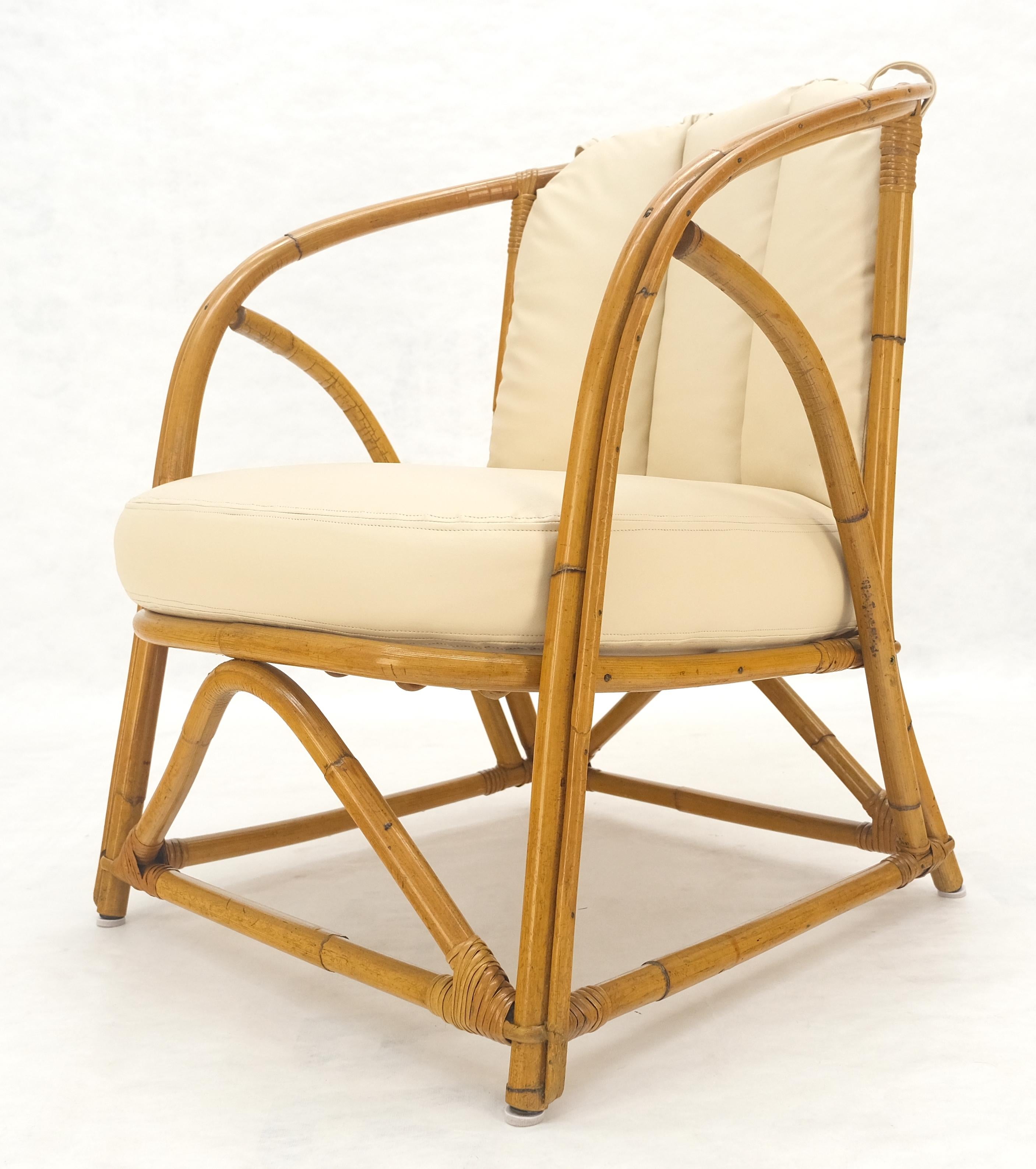 Ficks Reed Style Chaise longue en bambou et rotin avec dossier en forme de tonneau MINT en vente 3