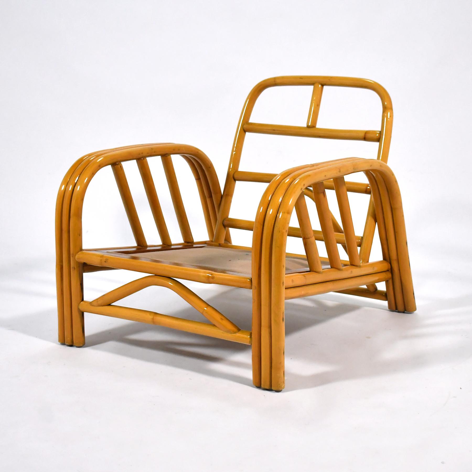 Cette superbe chaise longue en rotin ROOMS est parfaite pour votre pad du milieu du siècle ou votre salle Tiki tropicale.

Il est bien fait et en très bon état d'origine. Il est livré avec les coussins d'origine qui ont été récupérés dans le milieu