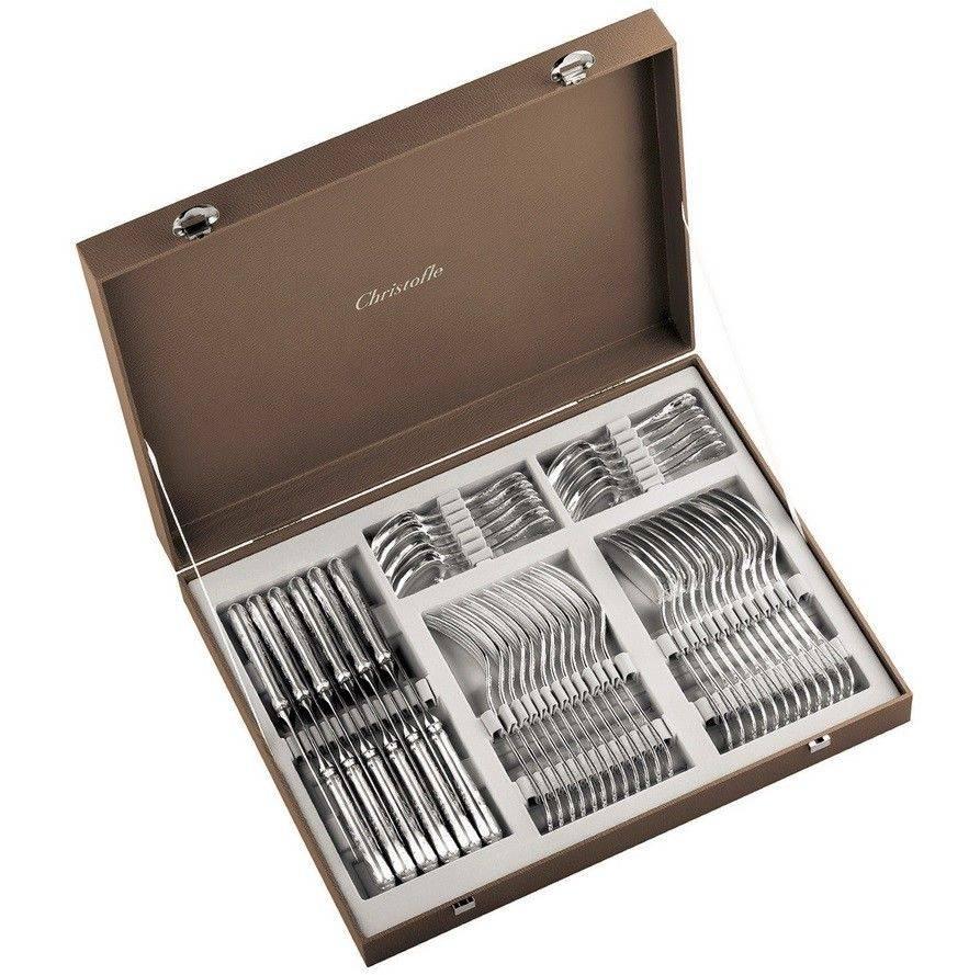 Fidelio 48-Piece Silver Plated Standard Flatware Set for 12 people with Chest

Ref. 00560196
One of the first Christofle models, it was originally called Baguette. Modernized for greater
fluidity, it was reintroduced as part of the collection in