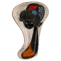 Fidia, Italien, Schale aus lederüberzogener Keramik mit handbemaltem weiblichem Porträt