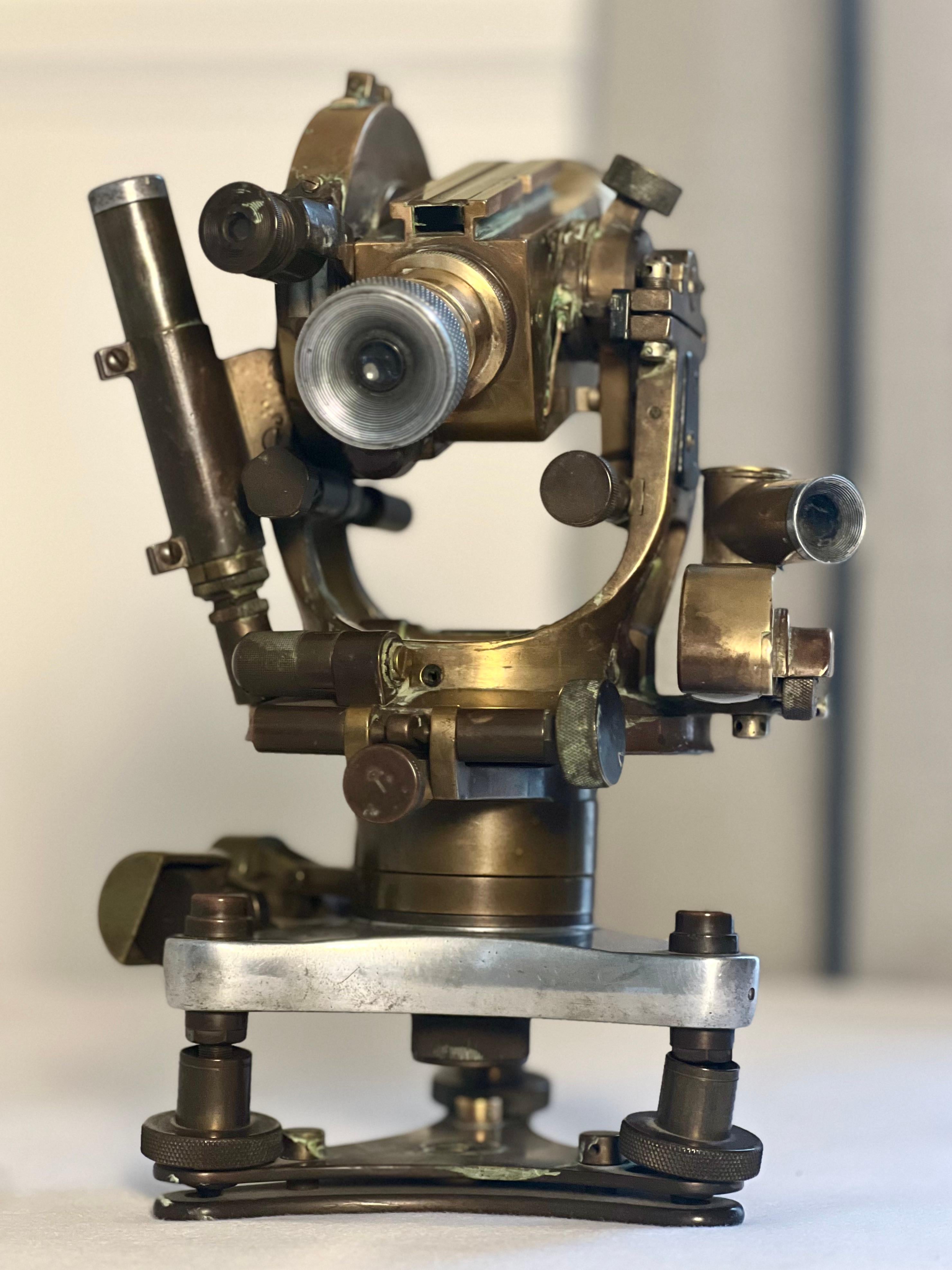 Field Artillery Theodolite by Srb & Stys of Prague, 1930s In Good Condition For Sale In Doylestown, PA