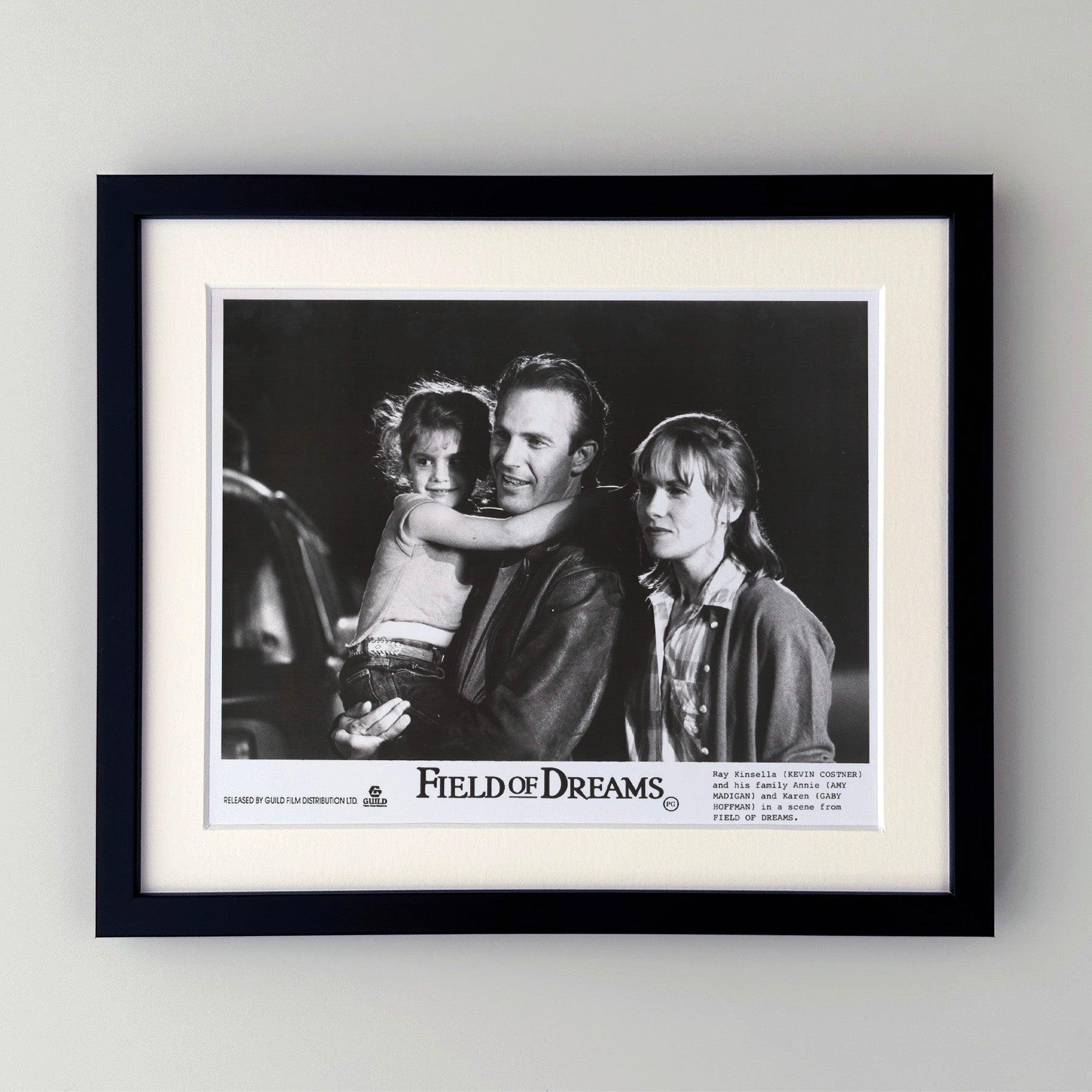 Original 8x10 inches Publicity Film Still for Field of Dreams (1989) avec Kevin Costner, James Earl Jones, Ray Liotta.

Les photos de publicité (film/production) ont été créées pour aider les studios à promouvoir leurs nouveaux films. Les photos ont