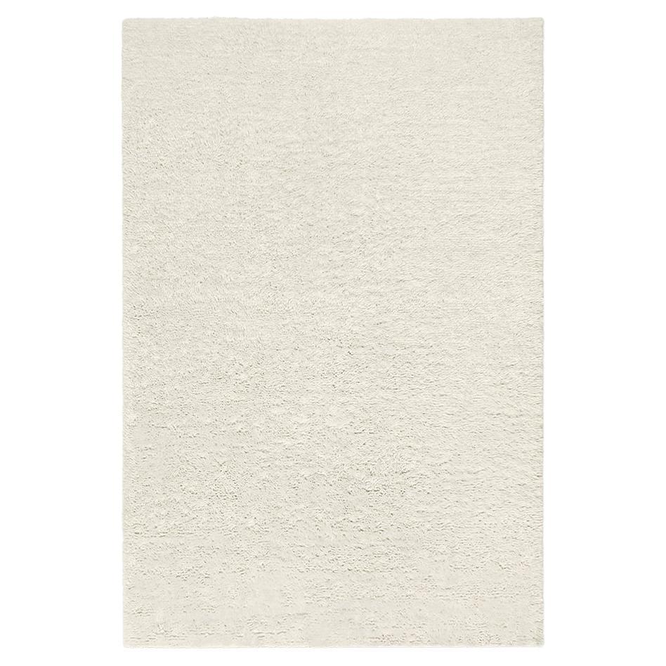 Fields Dusty White, Handknotted Wool Rug in Scandinavian Design For Sale