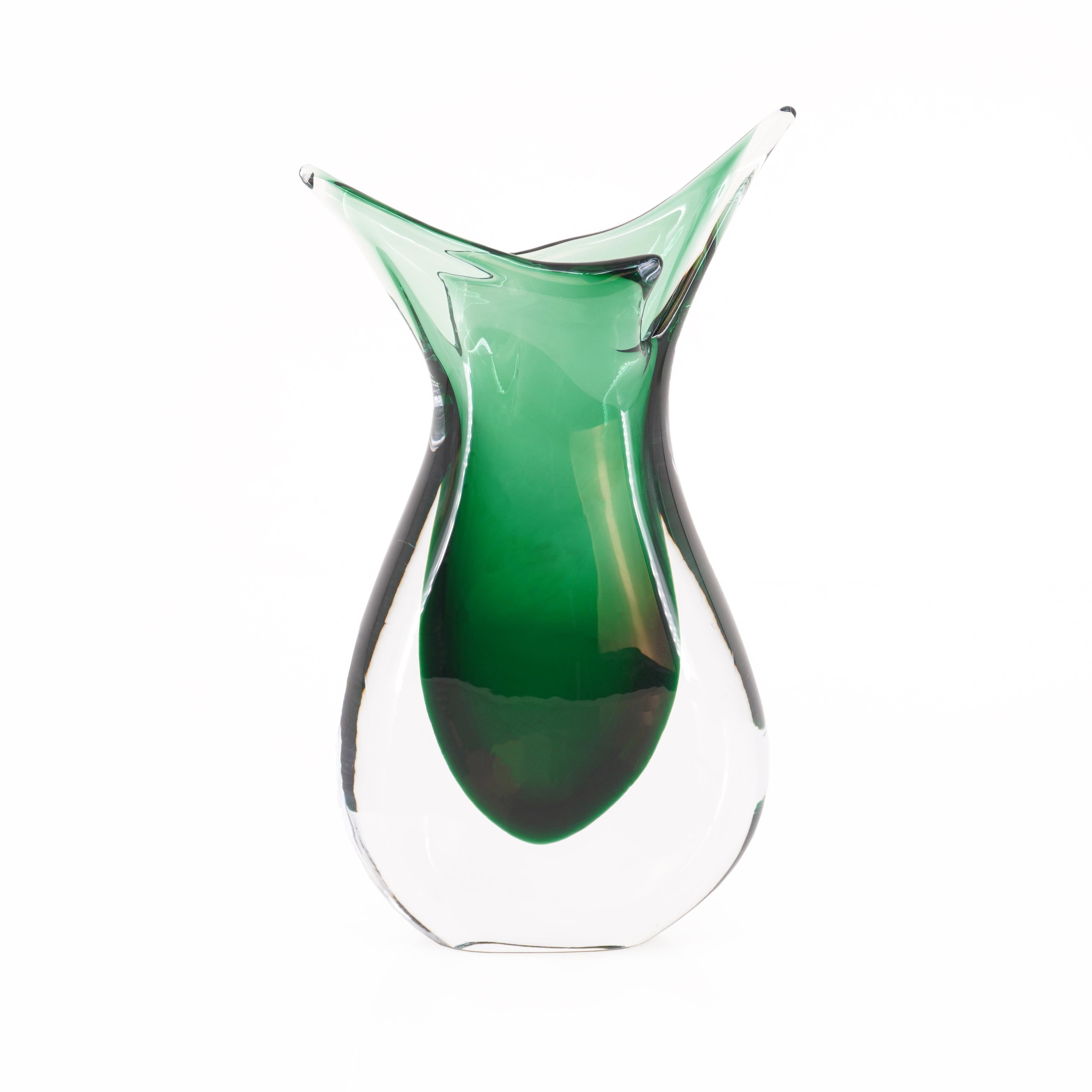 Fatto a mano Fifi Murano Glass Vase – Authentic Handmade Elegance in vendita
