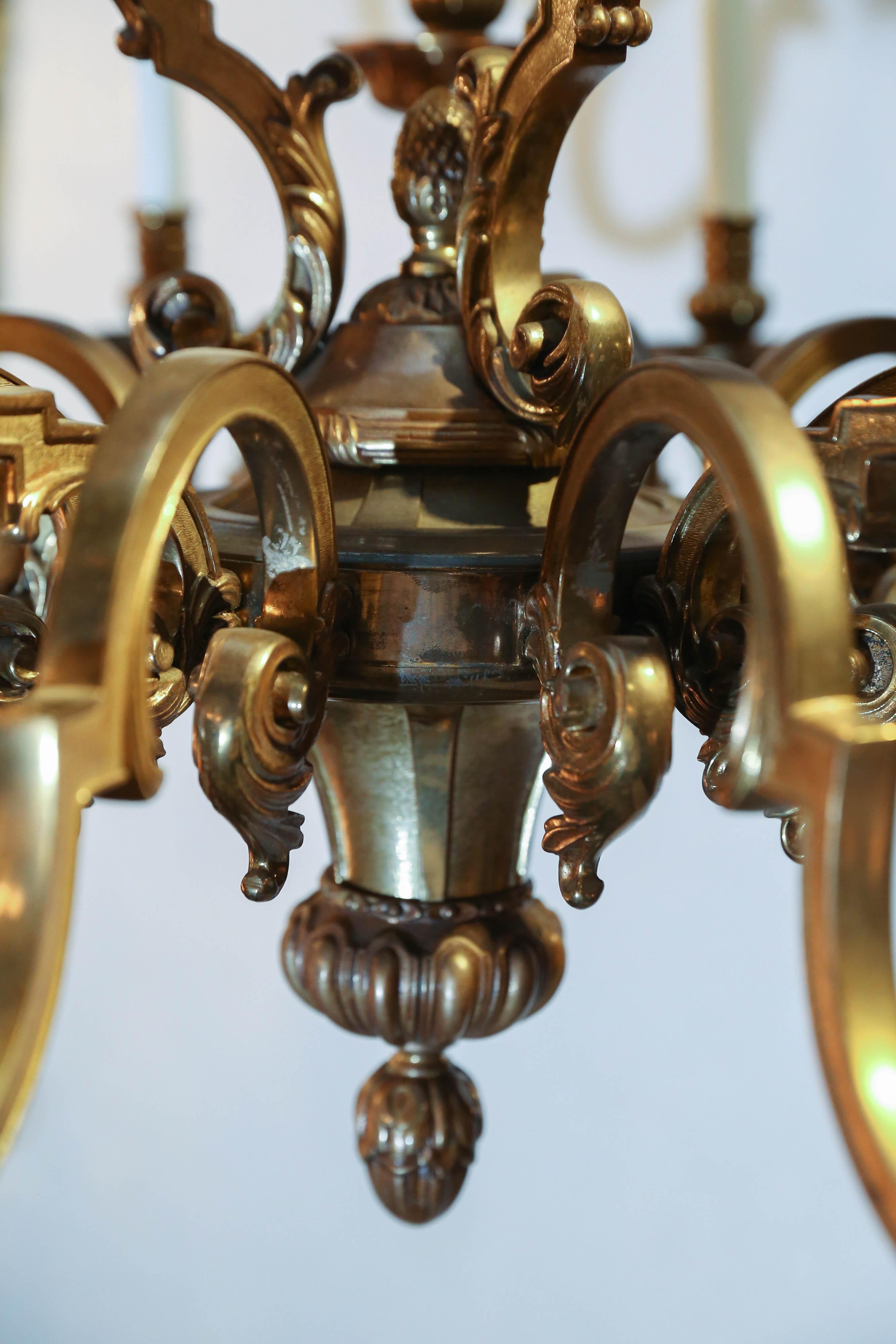 19th Century Fifteen-Light Neoclassical Bronze Chandelier with an Antique Gold Finish For Sale