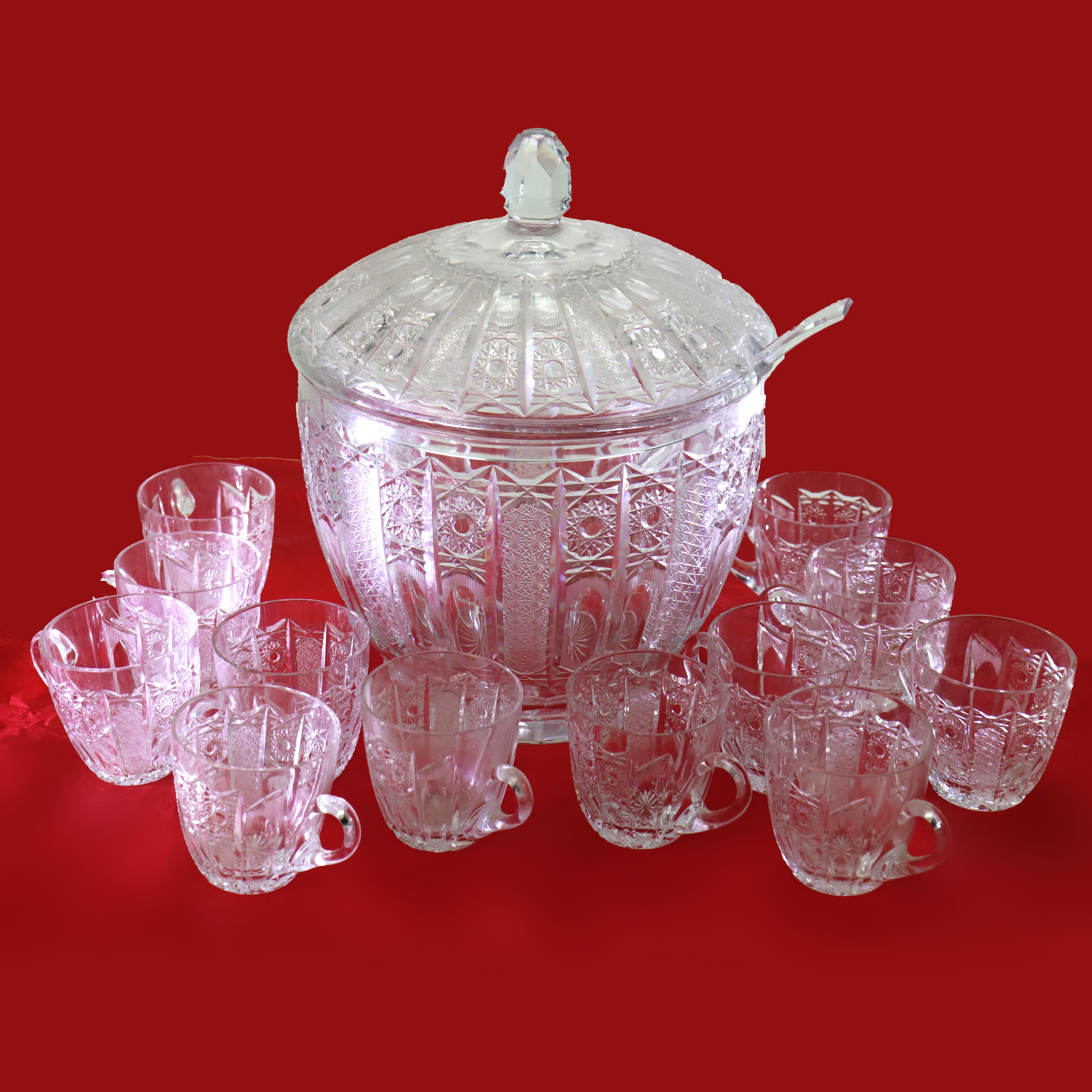Verre Ensemble de quinze pièces en verre taillé à l'ancienne Hawk School Diamond & Daisy Punch Bowl en vente