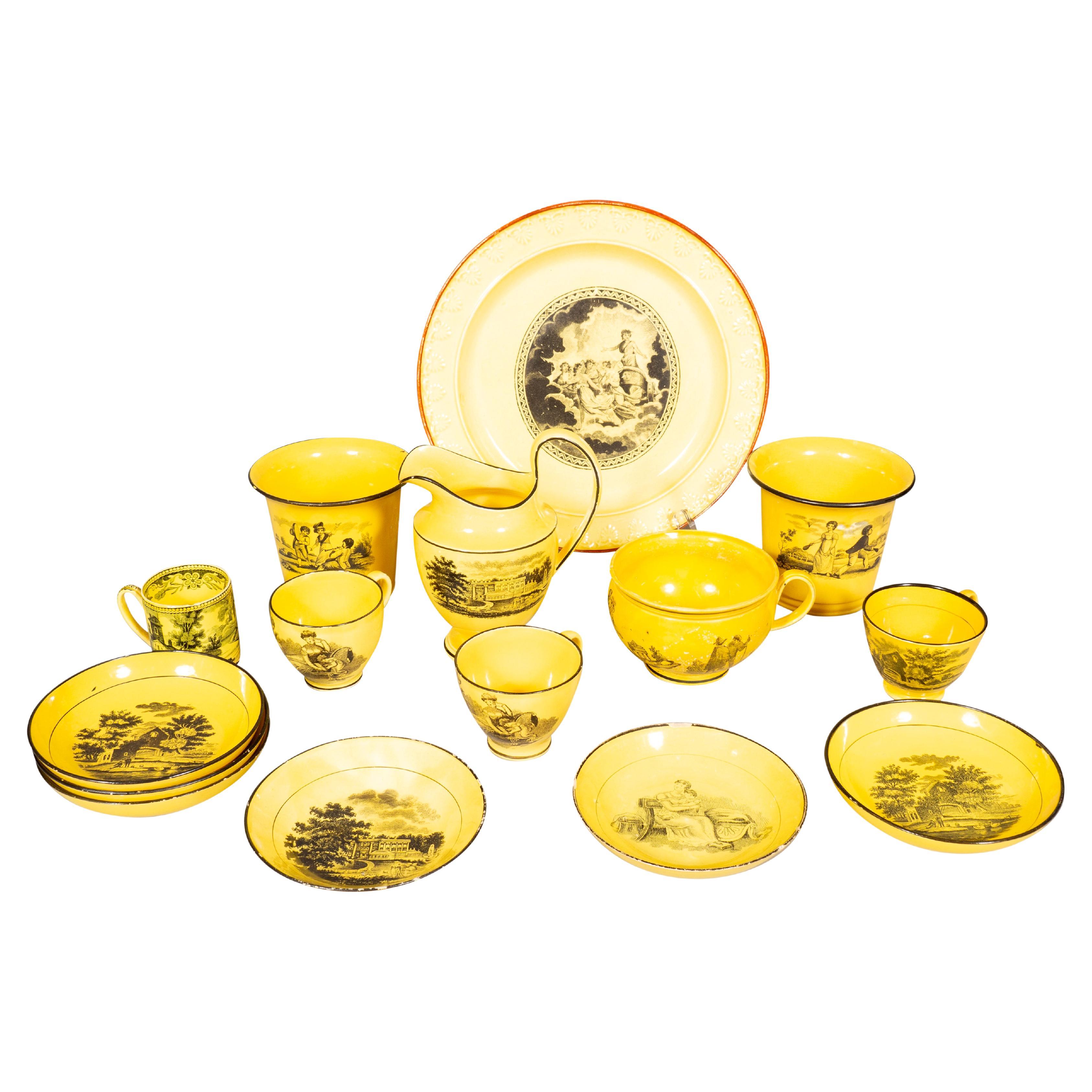 Quindici pezzi di ceramica Staffordshire di colore giallo canarino