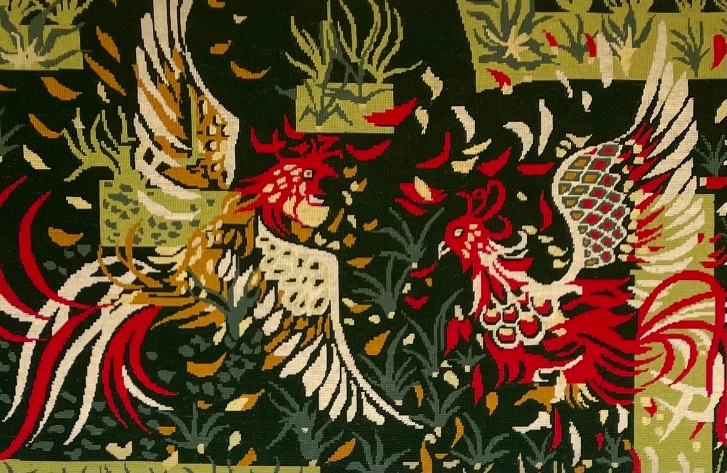 Fifties Aubusson Large Woven Wool Tapestry Depicting Fighting Cockerels In Good Condition For Sale In Petworth, GB