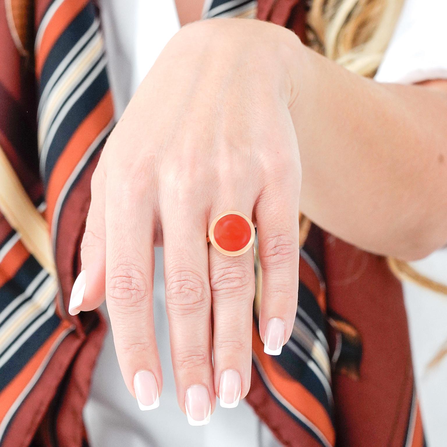 Round Cut Fifties Modern Coral & Gold Ring For Sale