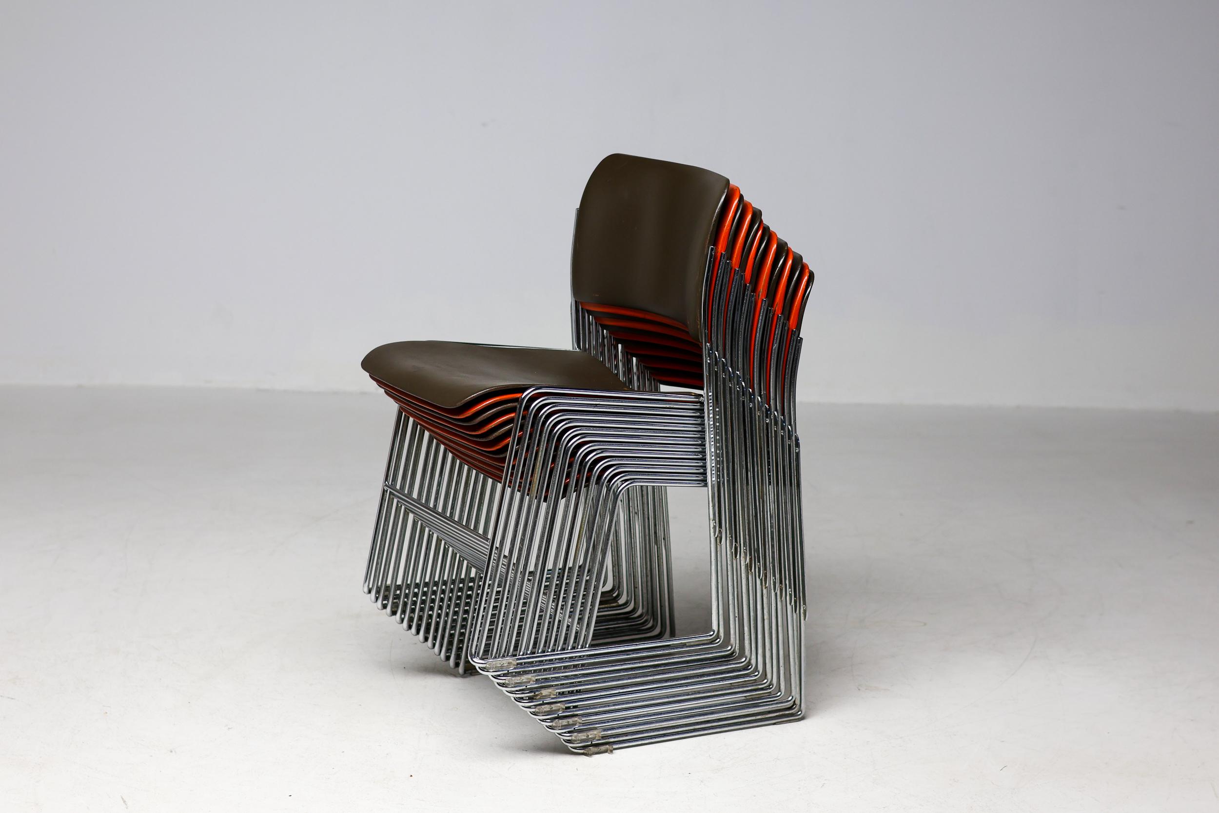 Émaillé Fifty Two Red and Brown Stackable 40/4 Chairs by David Rowland - OF USA en vente