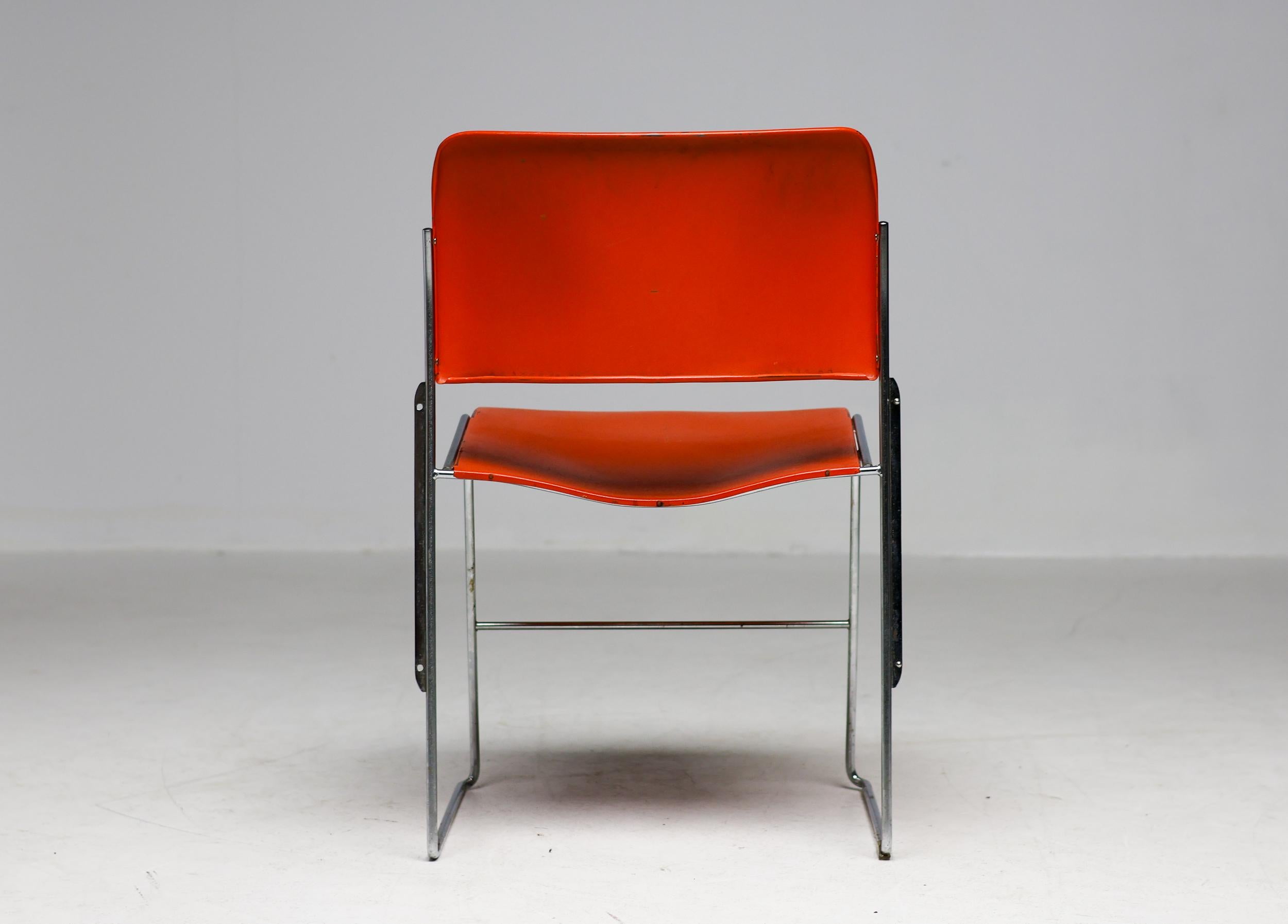 Acier Fifty Two Red and Brown Stackable 40/4 Chairs by David Rowland - OF USA en vente