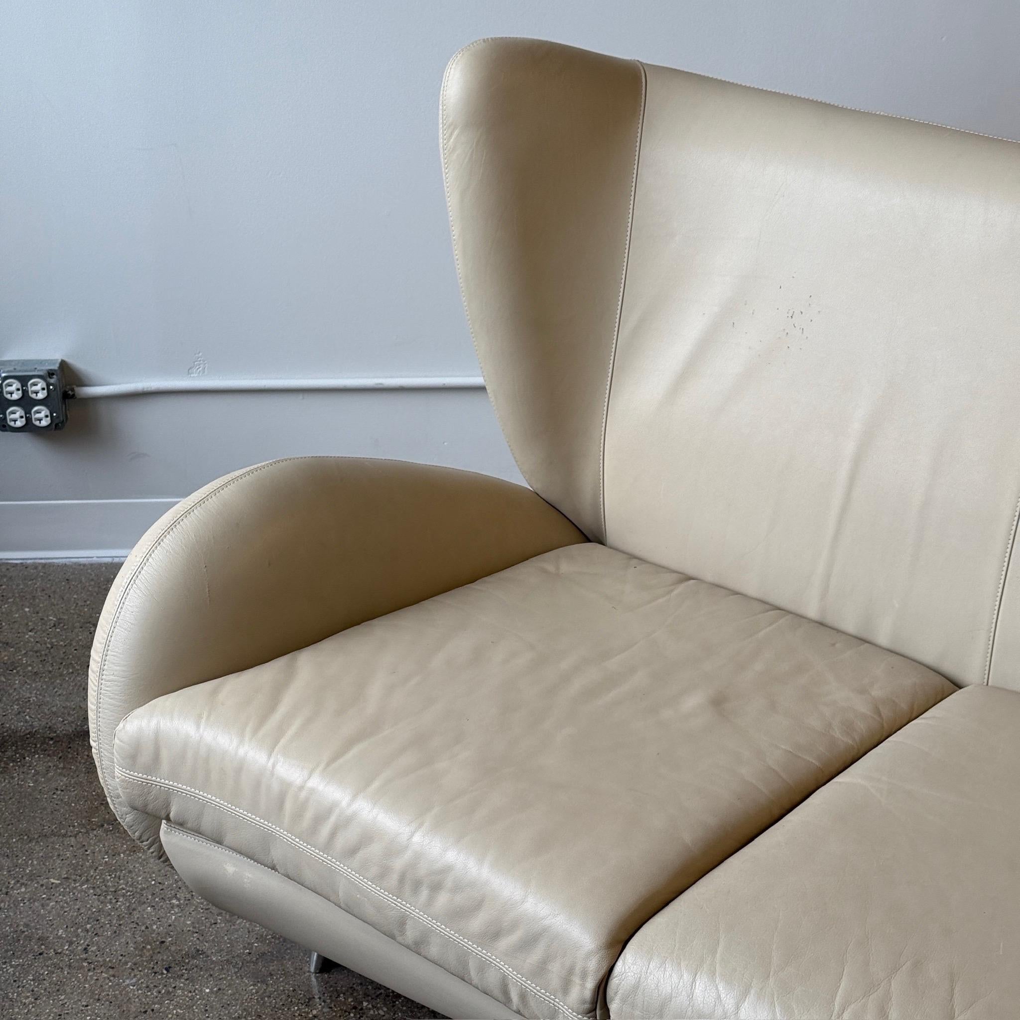 Fiftyish Ohrensessel aus Leder von Vladimir Kagan für American Leather (Moderne der Mitte des Jahrhunderts) im Angebot