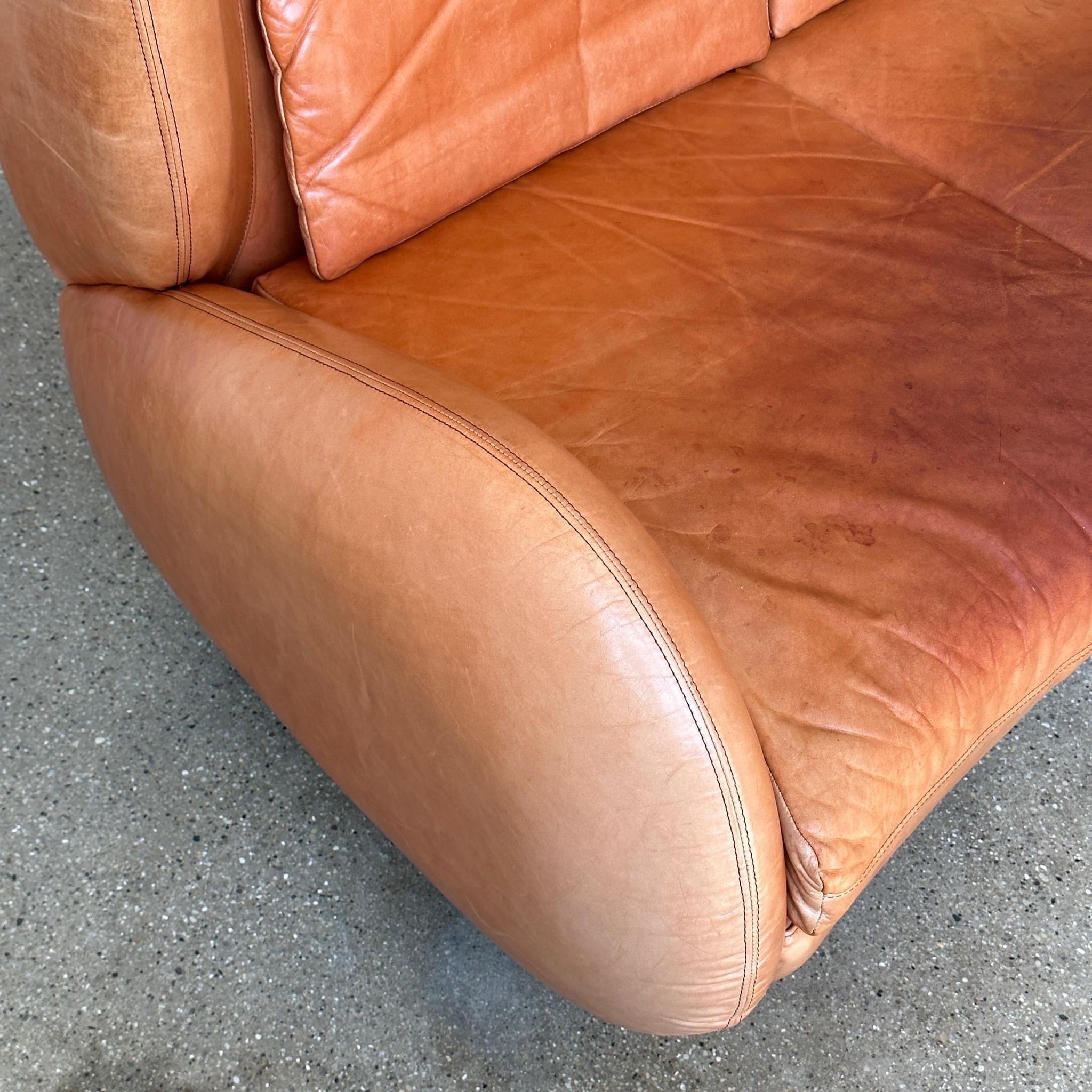 Fiftyish Ohrensessel aus Leder von Vladimir Kagan für American Leather (21. Jahrhundert und zeitgenössisch) im Angebot