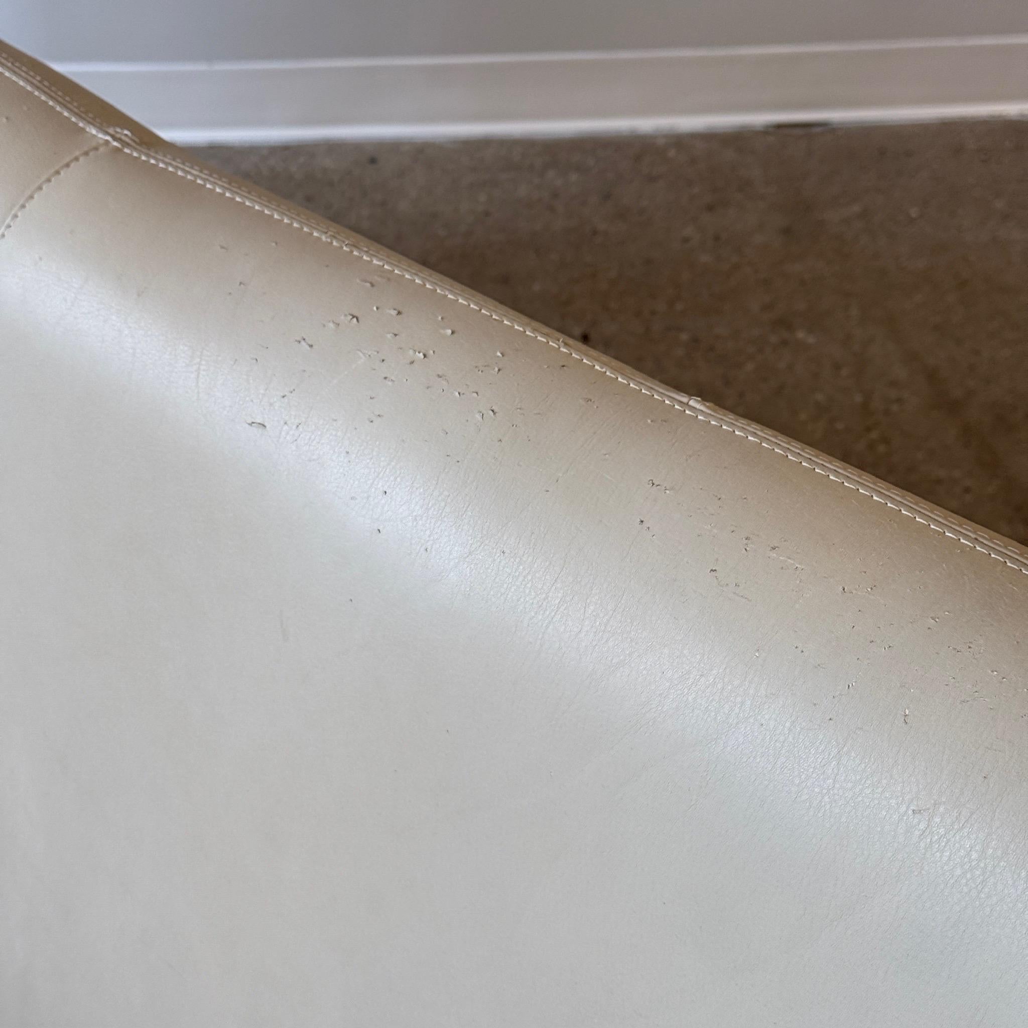 Fiftyish Ohrensessel aus Leder von Vladimir Kagan für American Leather (21. Jahrhundert und zeitgenössisch) im Angebot