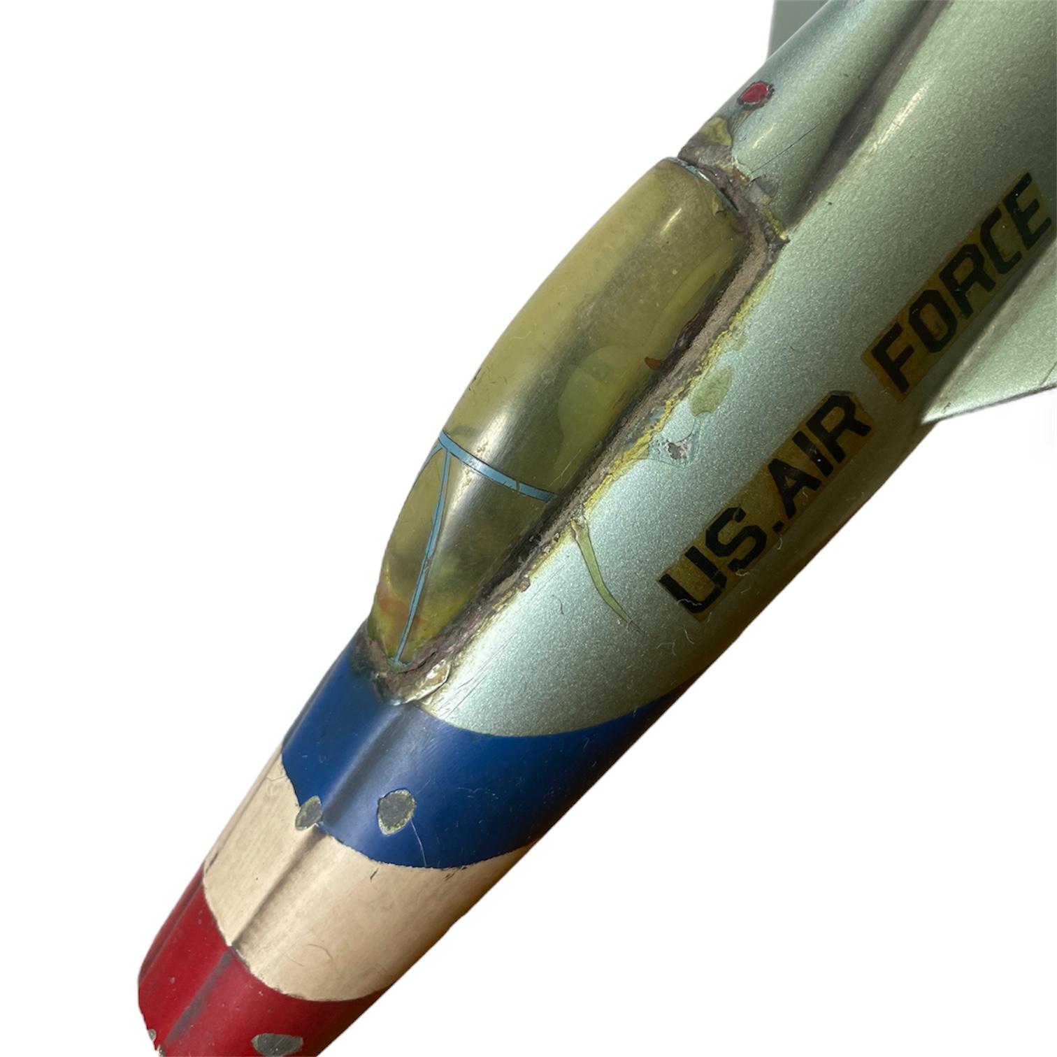 Fighter Jet Desktop-Modell FJ-2 FURY im Angebot 1