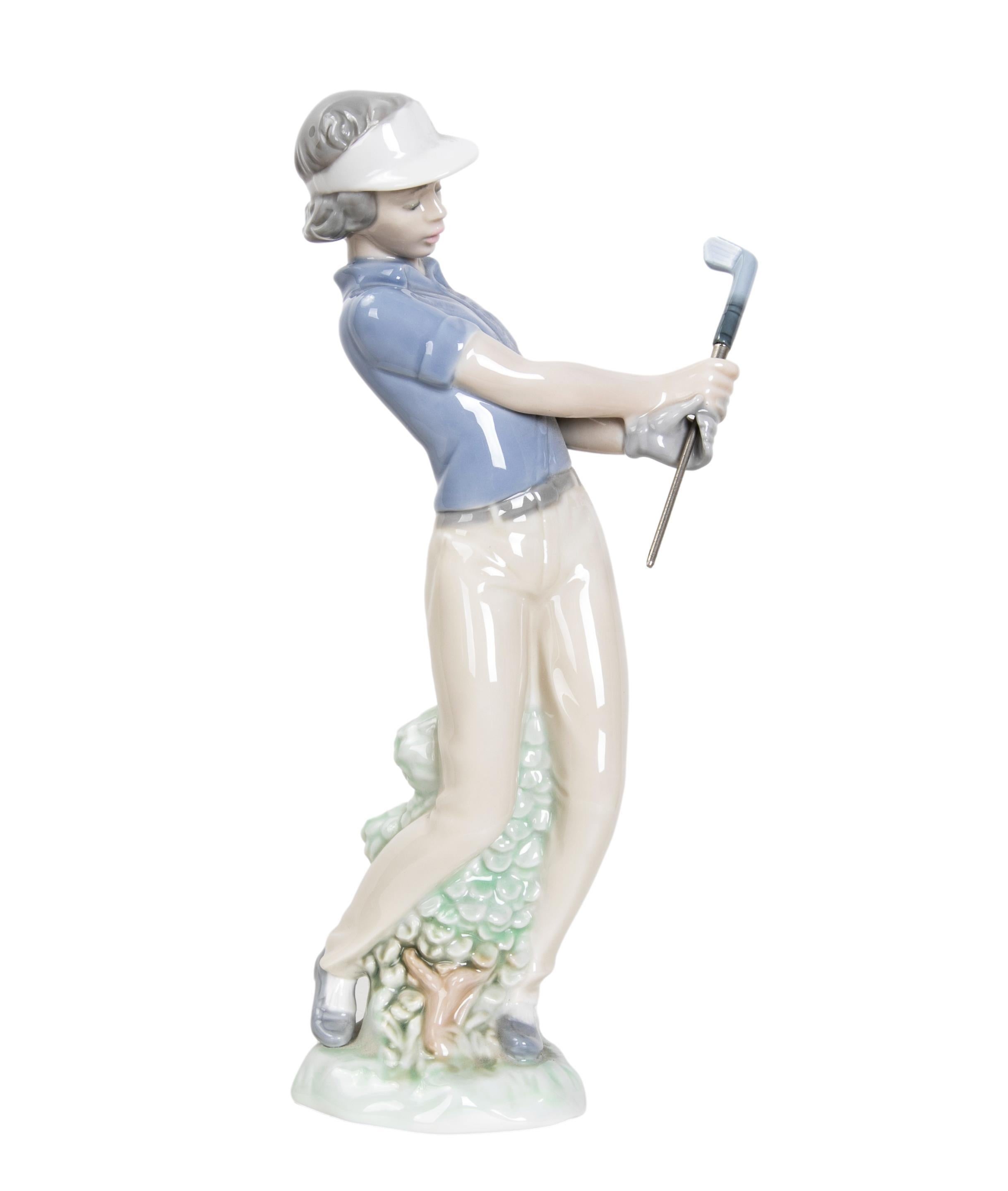 Figura de porcelana de jugador de golf, firmada 1985. Lladro.