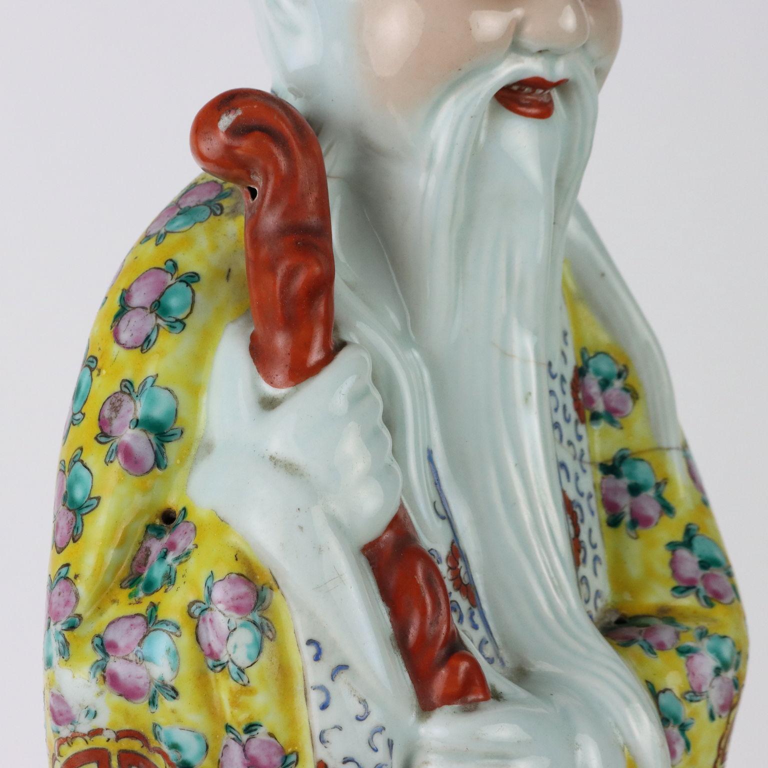 Figure of Immortal in Porcelain China c. 1925. In Good Condition For Sale In Milano, IT