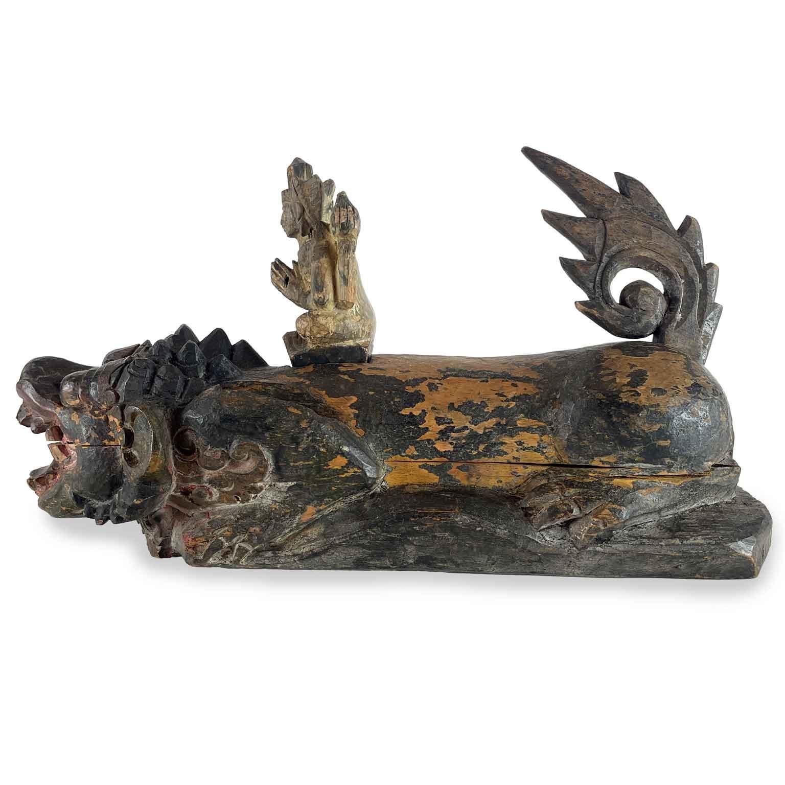 Figura de león con Buda Escultura asiática del siglo XIX tallada a mano 19th Century en venta