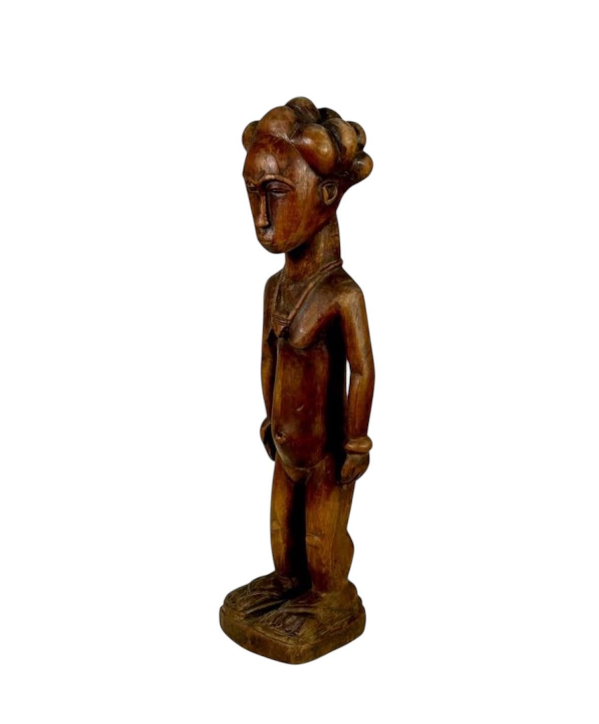 Figura tribal africana de origen, Senegal o Costa de Marfil