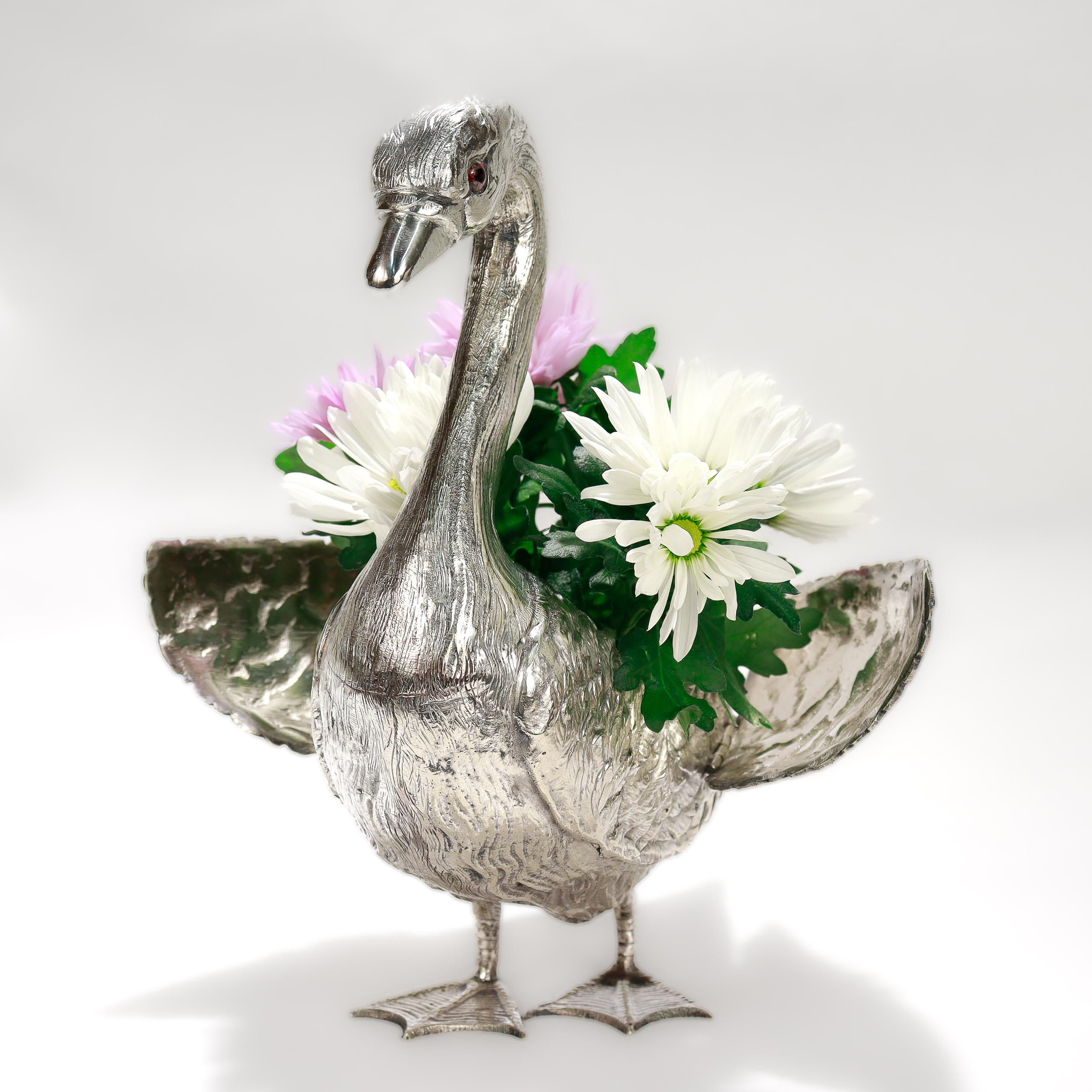 Figuraler Alpaka 'Silver' Swan Blumenhalter oder Tafelaufsatz für den Tisch im Angebot 9