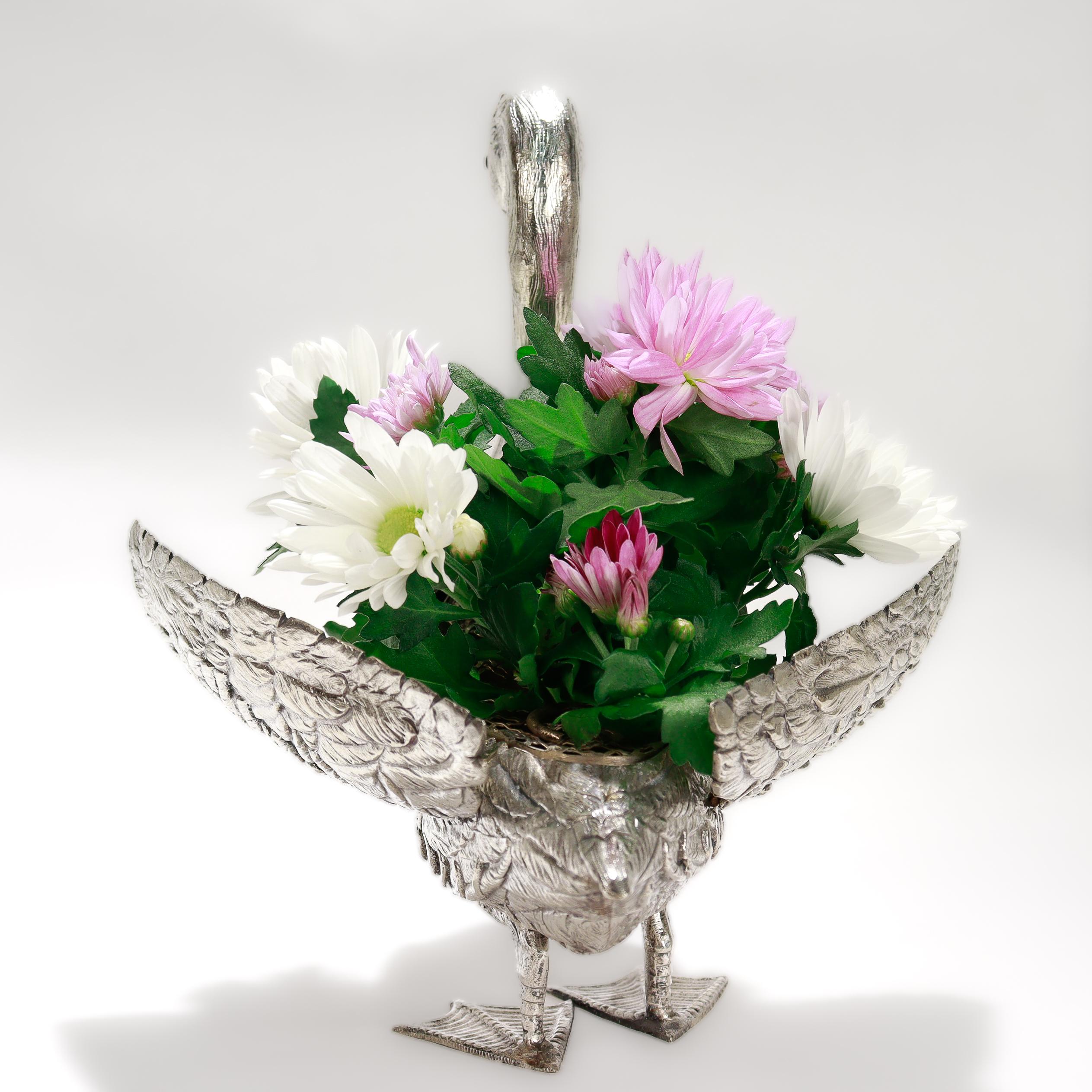 Figuraler Alpaka 'Silver' Swan Blumenhalter oder Tafelaufsatz für den Tisch im Angebot 11