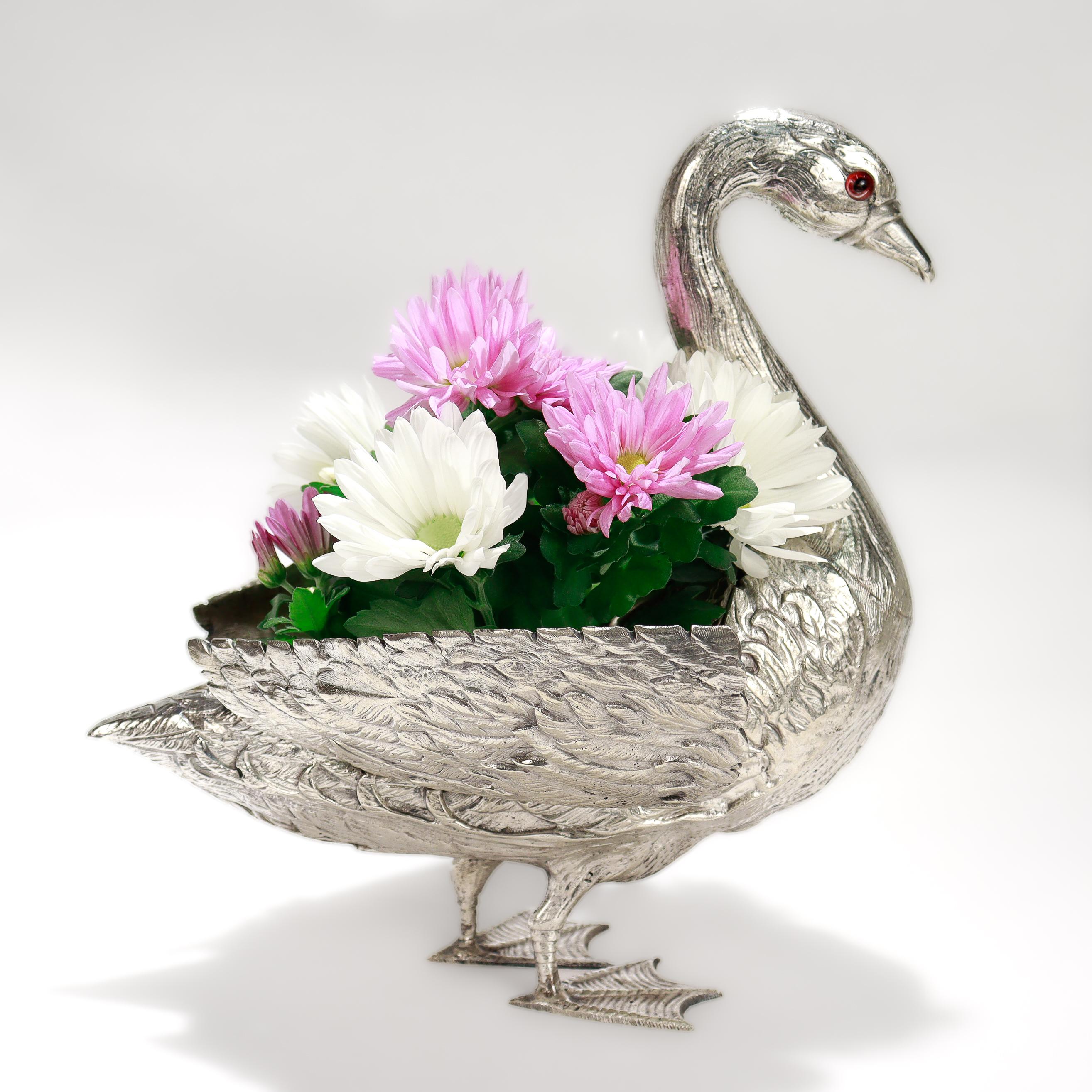 Figuraler Alpaka 'Silver' Swan Blumenhalter oder Tafelaufsatz für den Tisch im Angebot 12