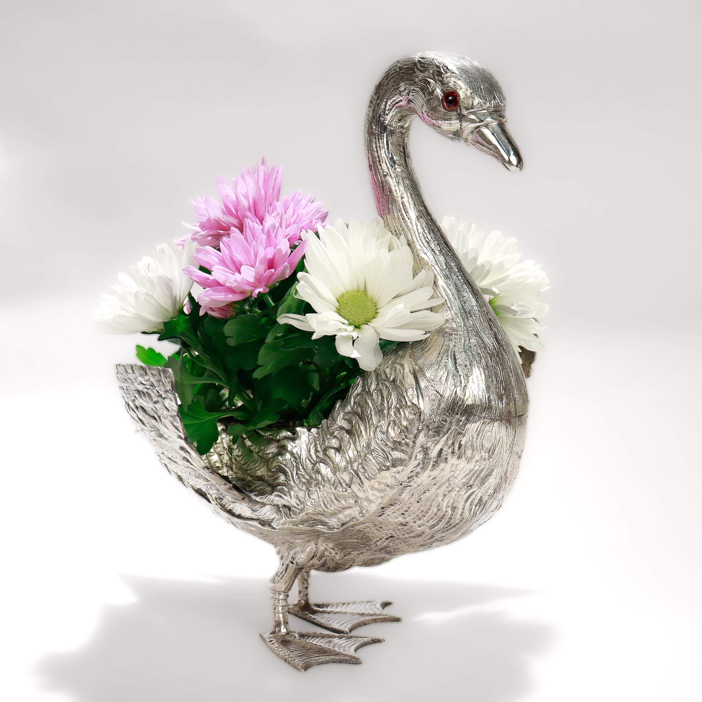 Figuraler Alpaka 'Silver' Swan Blumenhalter oder Tafelaufsatz für den Tisch im Angebot 13