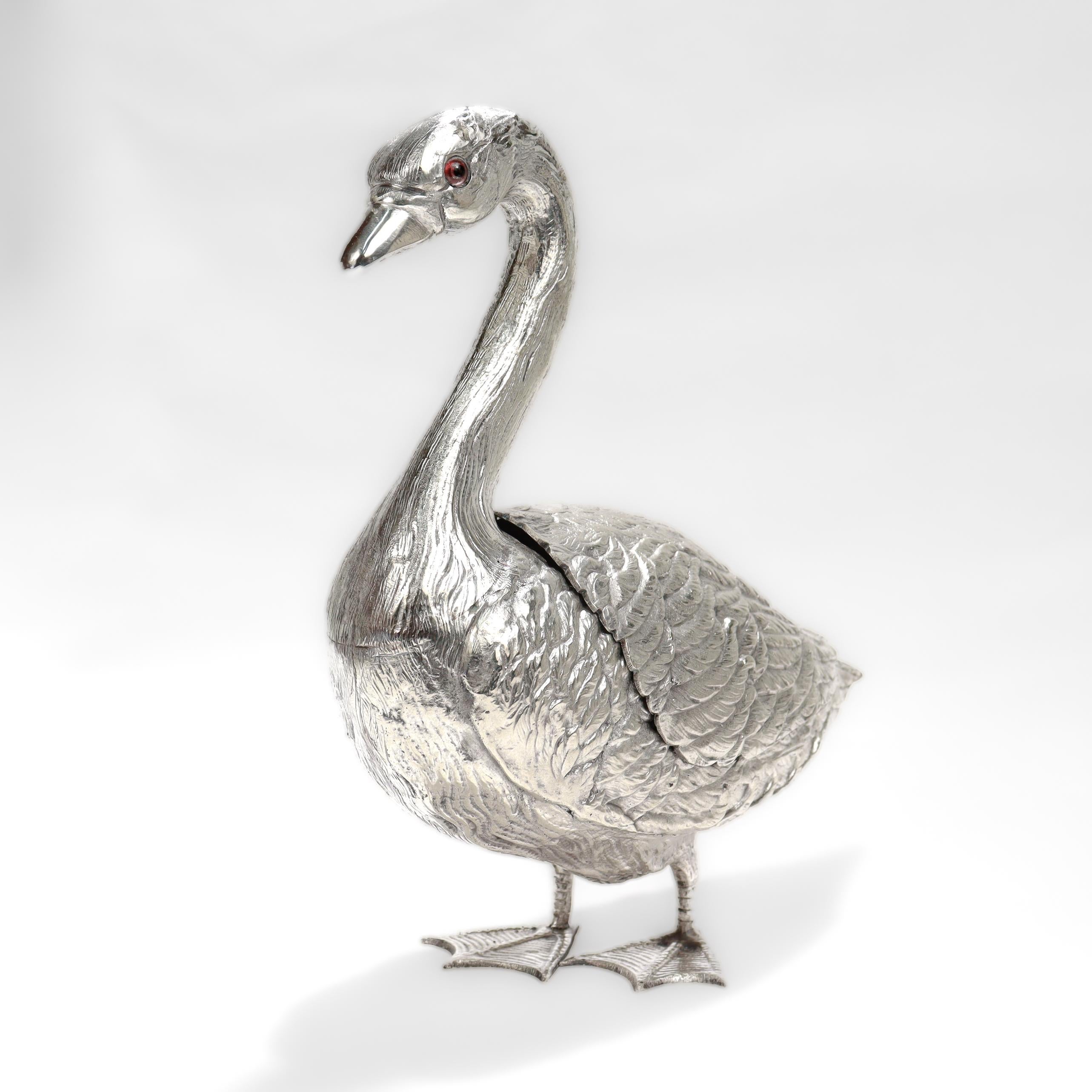 Figuraler Alpaka 'Silver' Swan Blumenhalter oder Tafelaufsatz für den Tisch im Zustand „Gut“ im Angebot in Philadelphia, PA