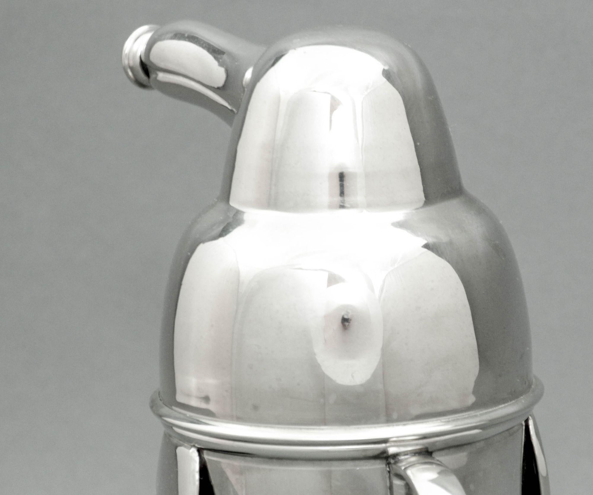 Figural Art Deco Style Chrome Penguin Cocktail Shaker 1980s 8