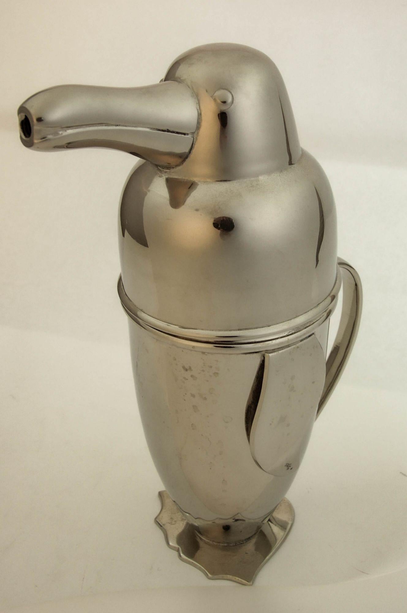 Figural Art Deco Style Chrome Penguin Cocktail Shaker 1980s In Good Condition In North Hollywood, CA