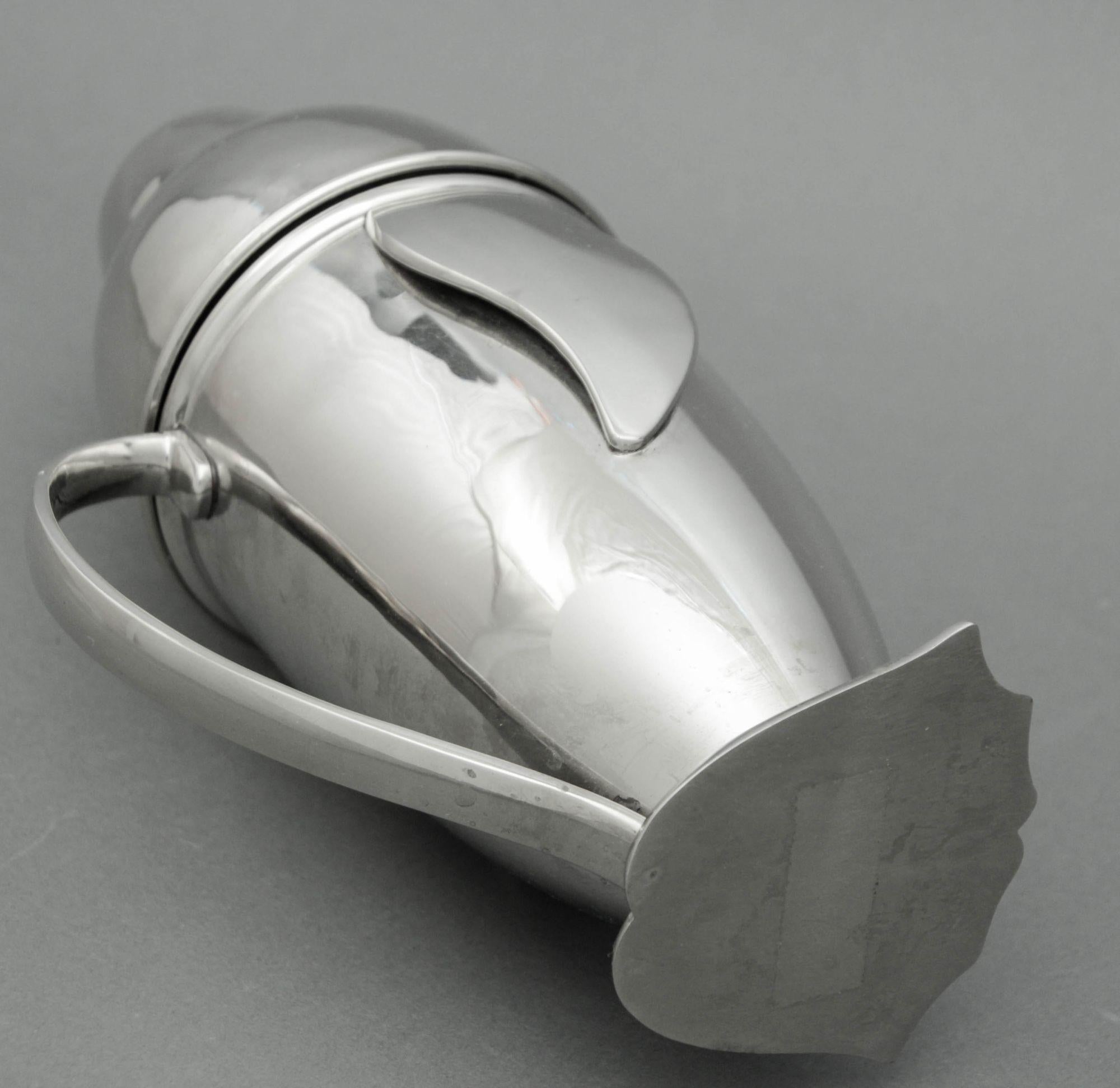 Figural Art Deco Style Chrome Penguin Cocktail Shaker 1980s 3