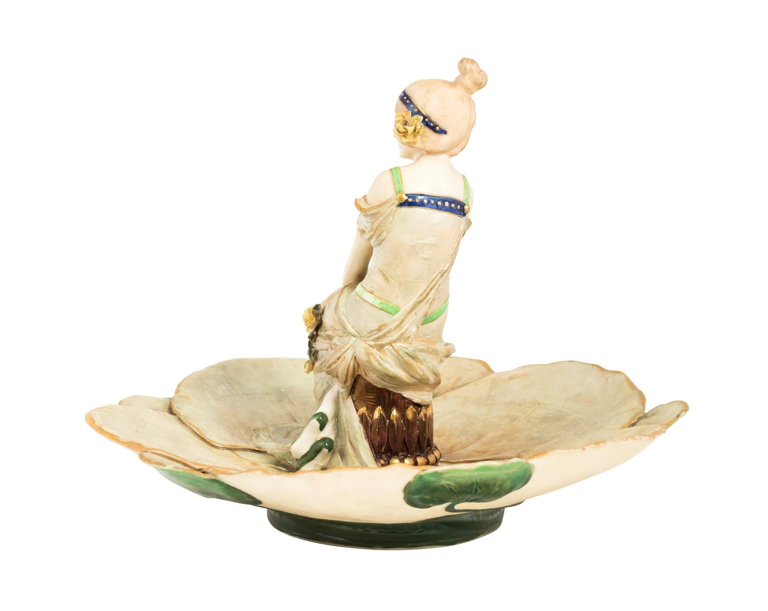 Figural Art Nouveau Dish In Good Condition For Sale In Stamford, CT