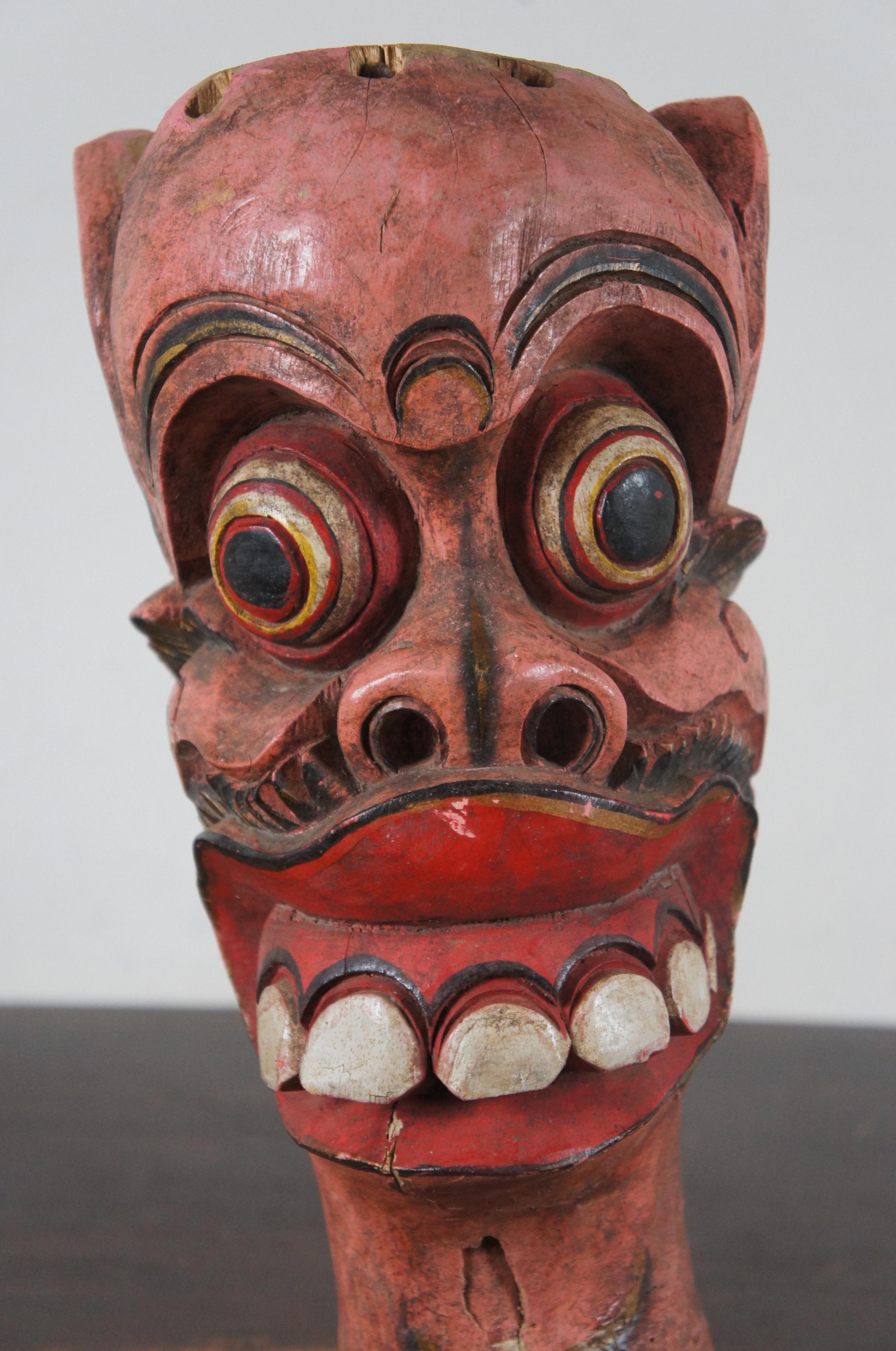Figurale geschnitzte Stammeskunst-Trommel Phallus Bhuta Bali Rot lackiert im Zustand „Gut“ im Angebot in Dayton, OH