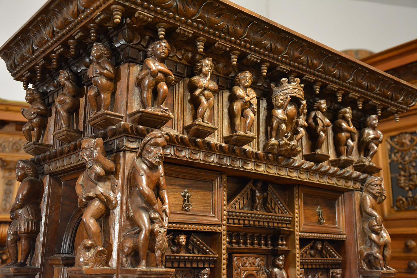 Carved Figural Desk with an Extension, 18th / 19th Century For Sale