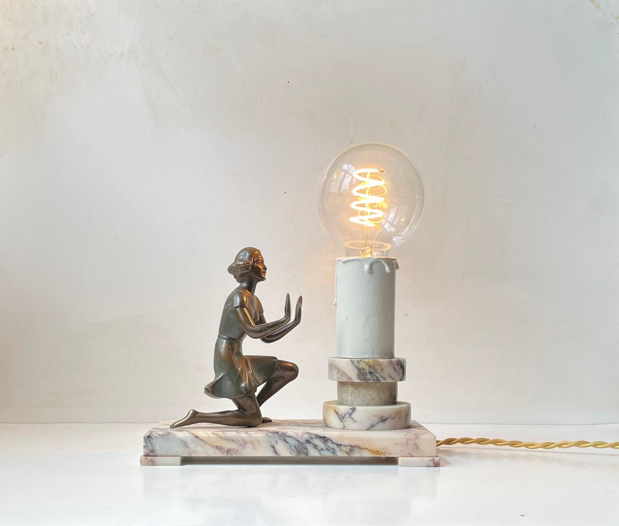 Mid-20th Century Figural French Art Deco Table Lamp in Bronze & Marble, 1930s For Sale