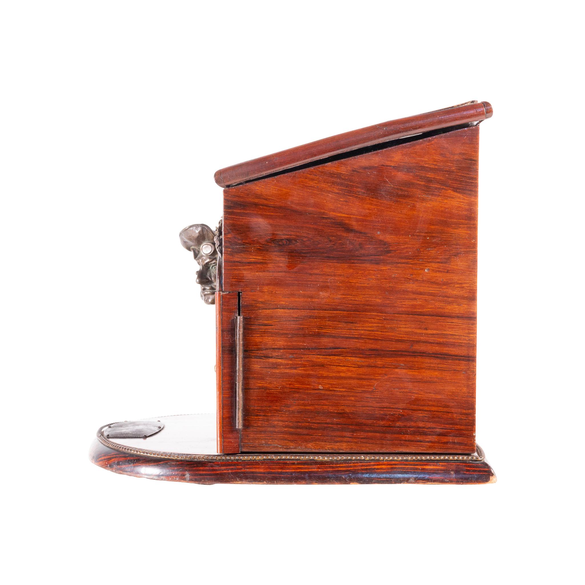 Figurale französische Zigarrenschachtel aus Rosenholz, um 1880 (Französisch) im Angebot