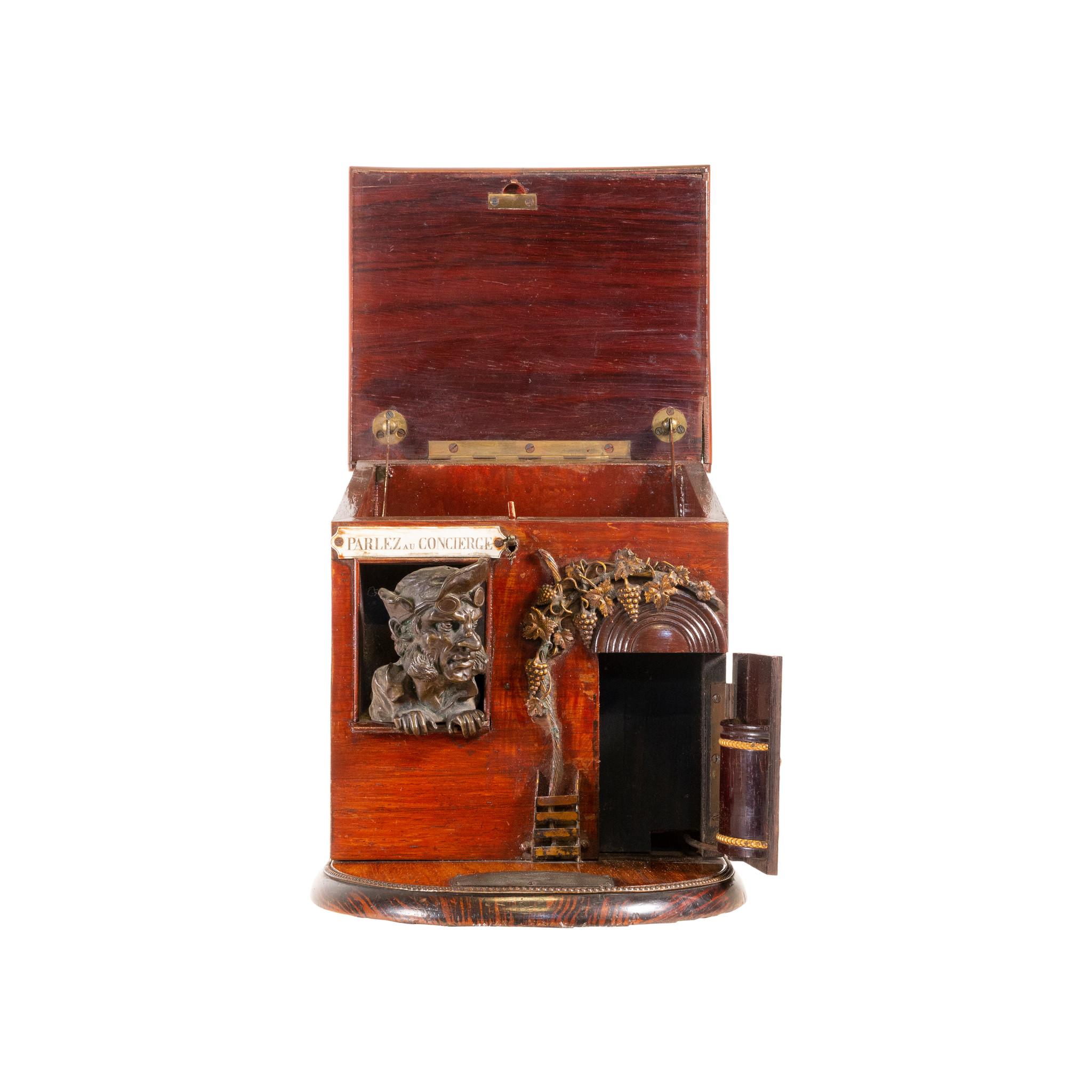 Late 19th Century Figural French Rosewood Cigar Box, circa 1880 For Sale