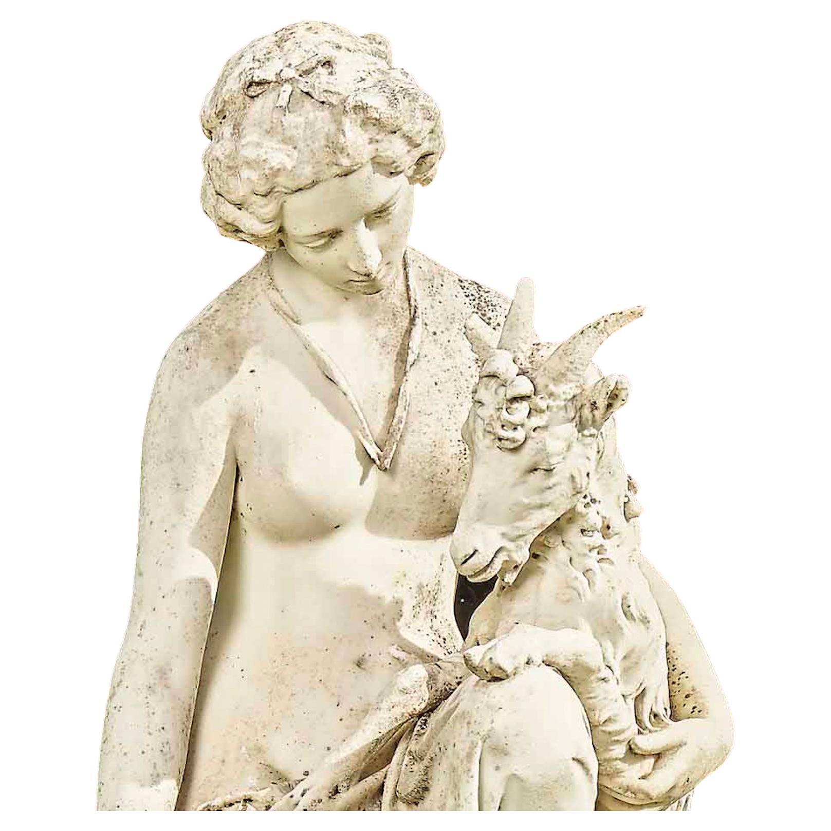 Groupe figuratif d'Esmeralda et de la chèvre sur un piédestal, milieu du 19e siècle Bon état - En vente à SAINT-JEAN-CAP-FERRAT, FR