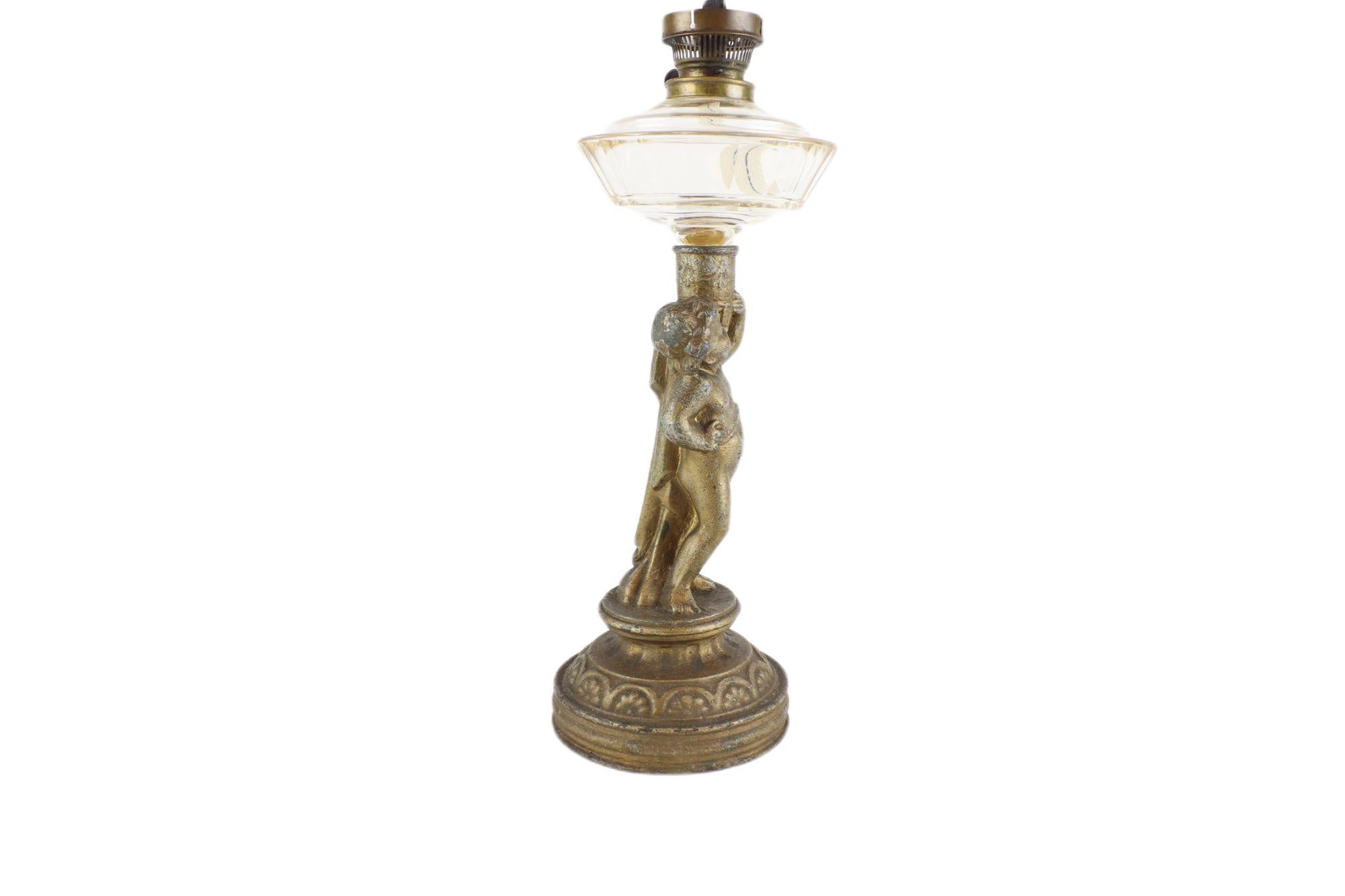 Kerosen-Tischlampe, R. Ditmar Wien, figurale Figur (Österreichisch) im Angebot
