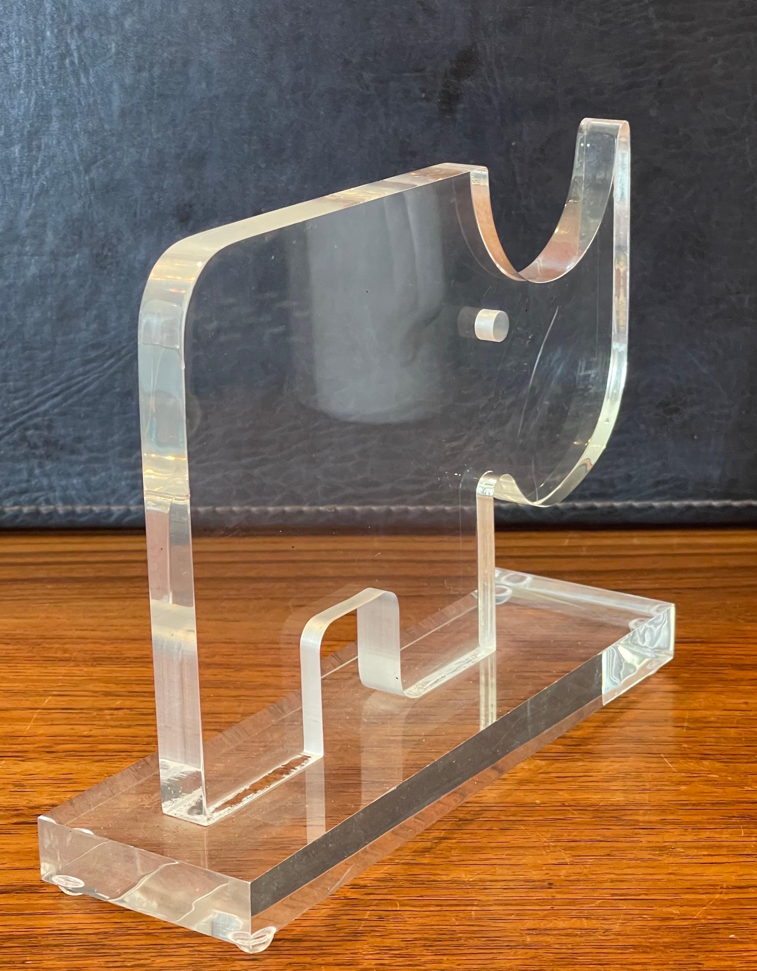 Ippopotamo figurato in lucite su base di Guzzini In condizioni buone in vendita a San Diego, CA