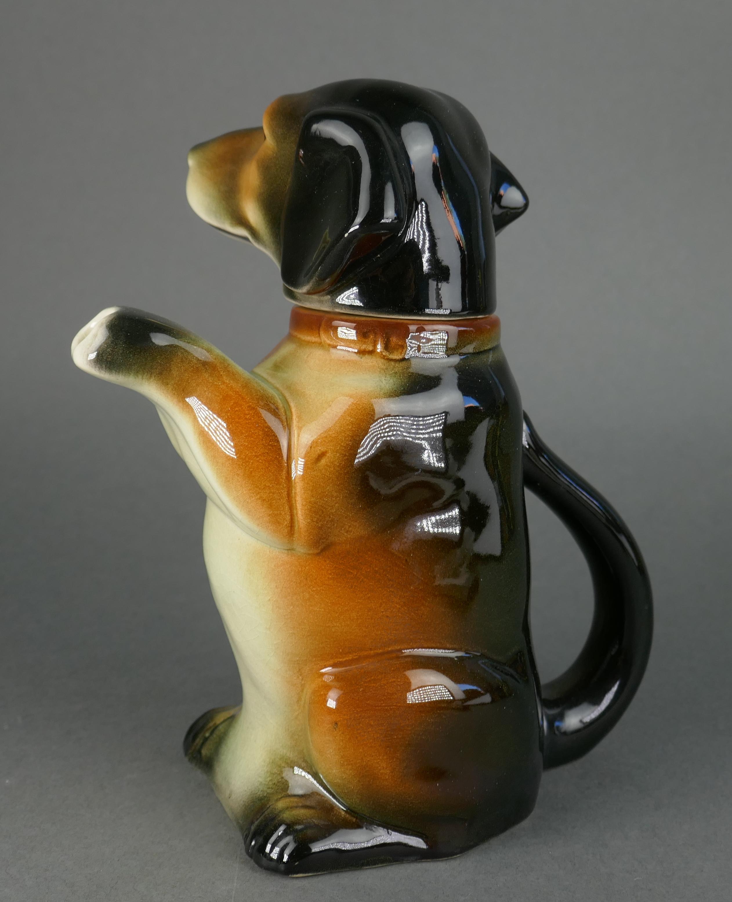 Tetera figurada de mayólica Erphila Perro Teckel c.1920-1940 Fabricada en Alemania Hecho a mano en venta